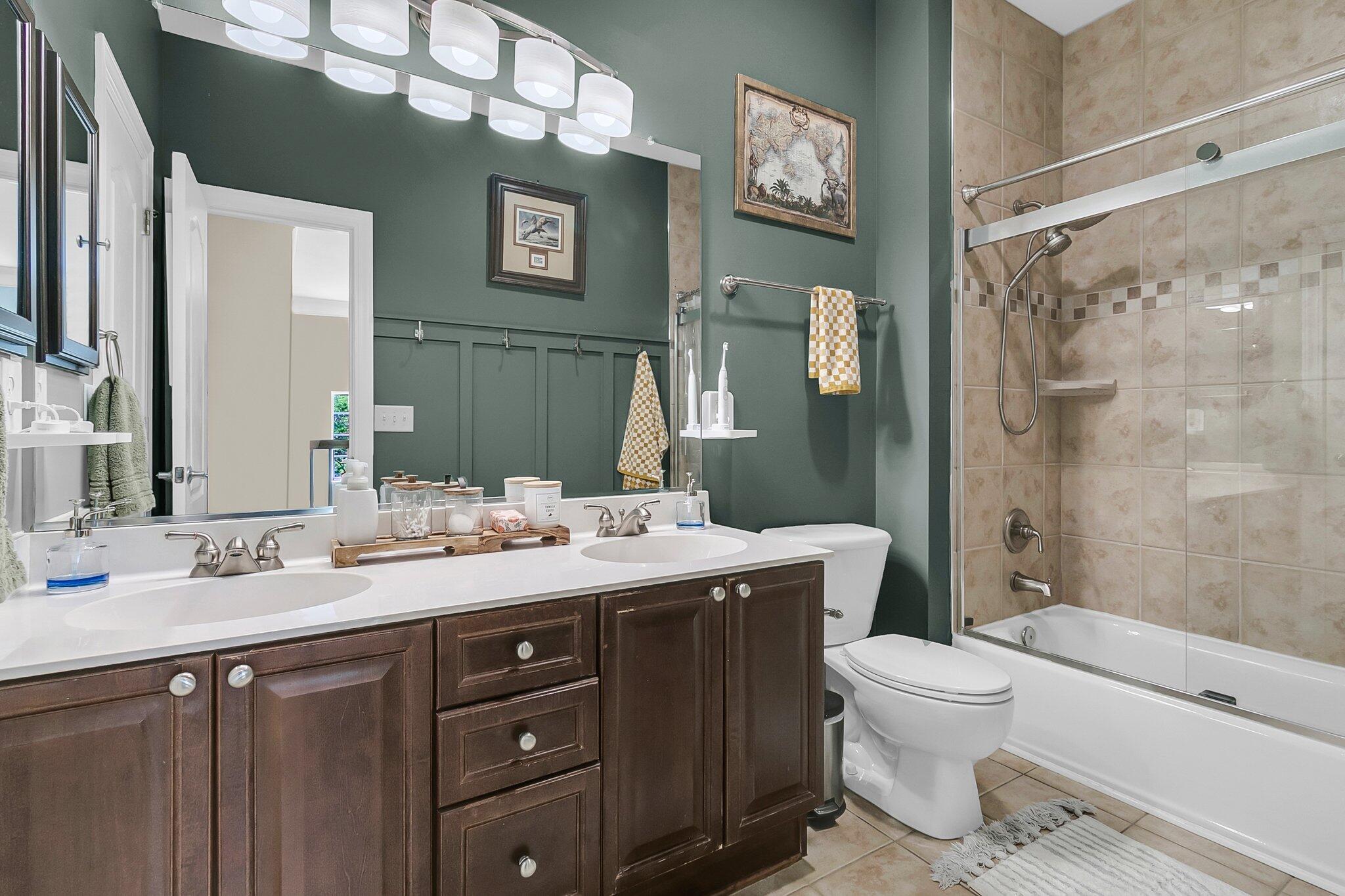 1828 S James Gregarie Road