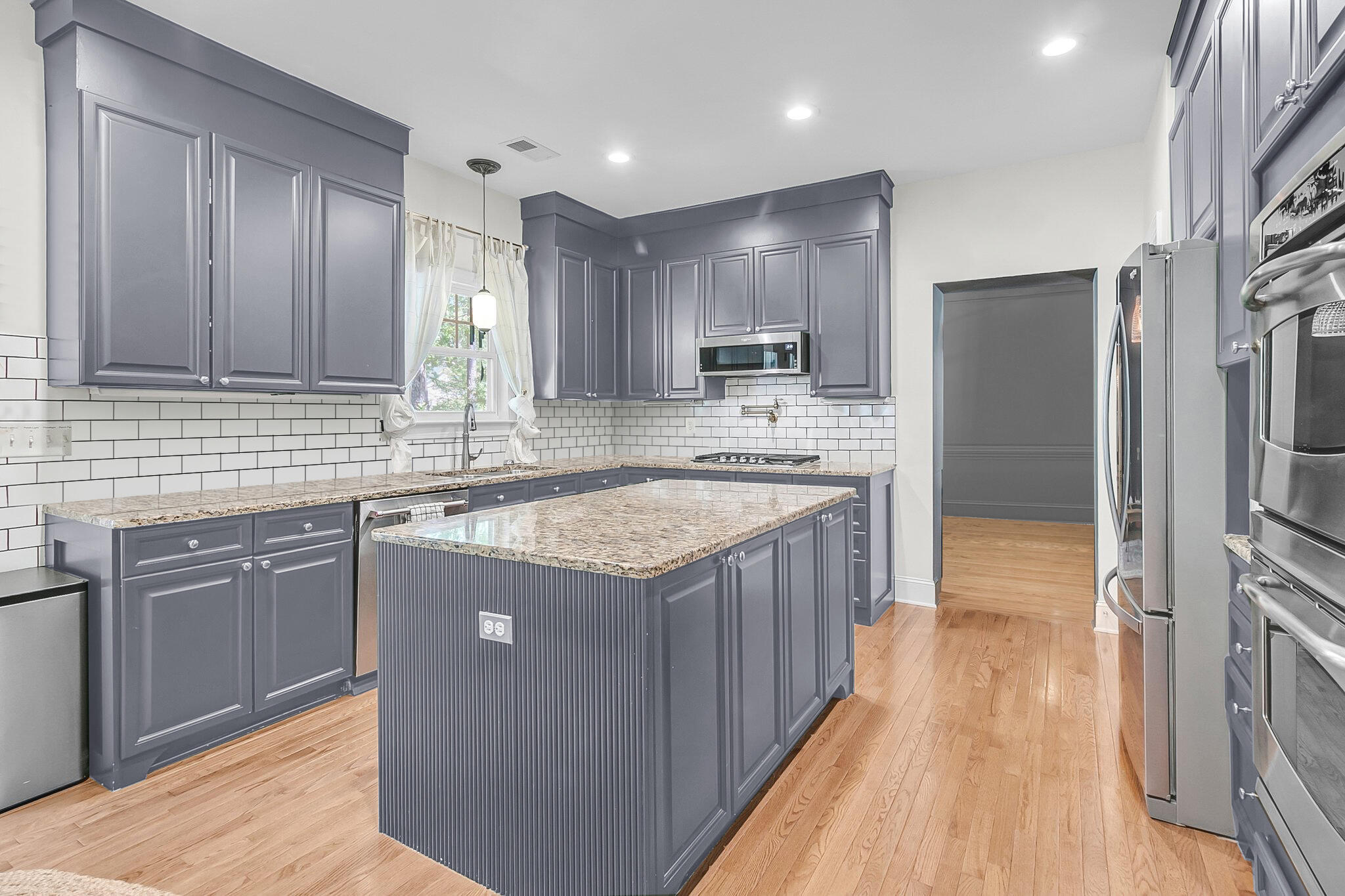 1828 S James Gregarie Road