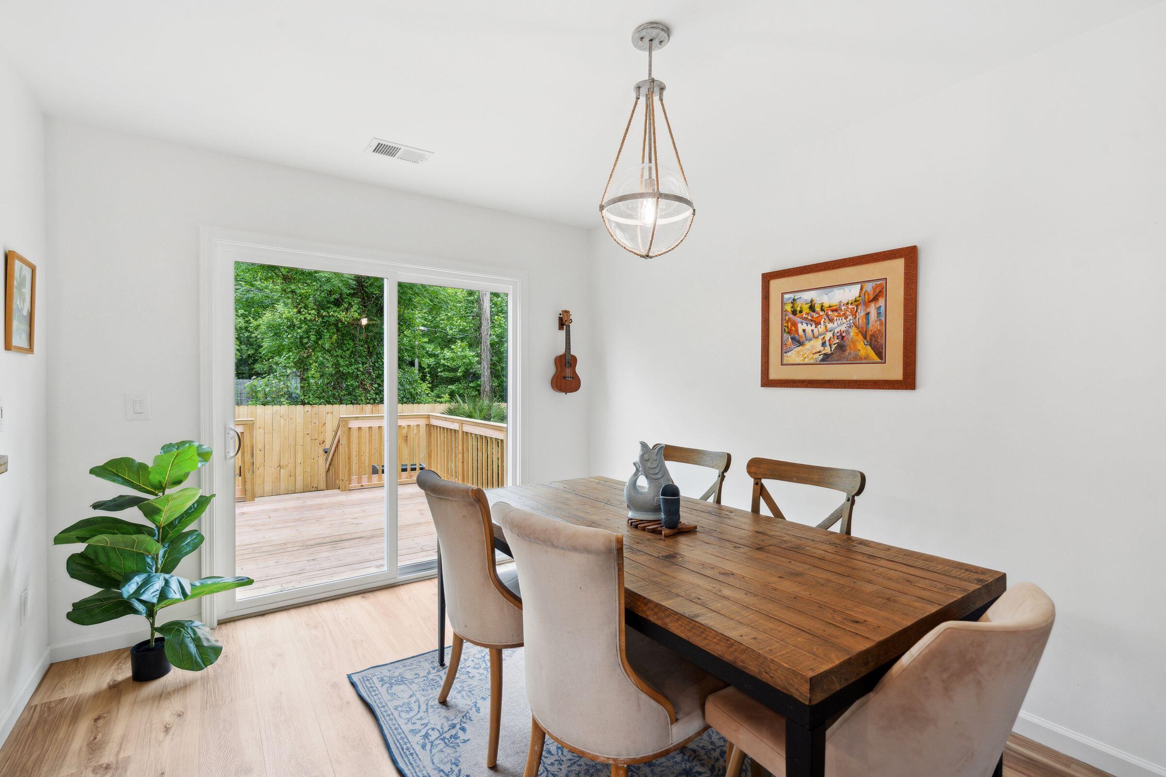 1077 Farmington Road