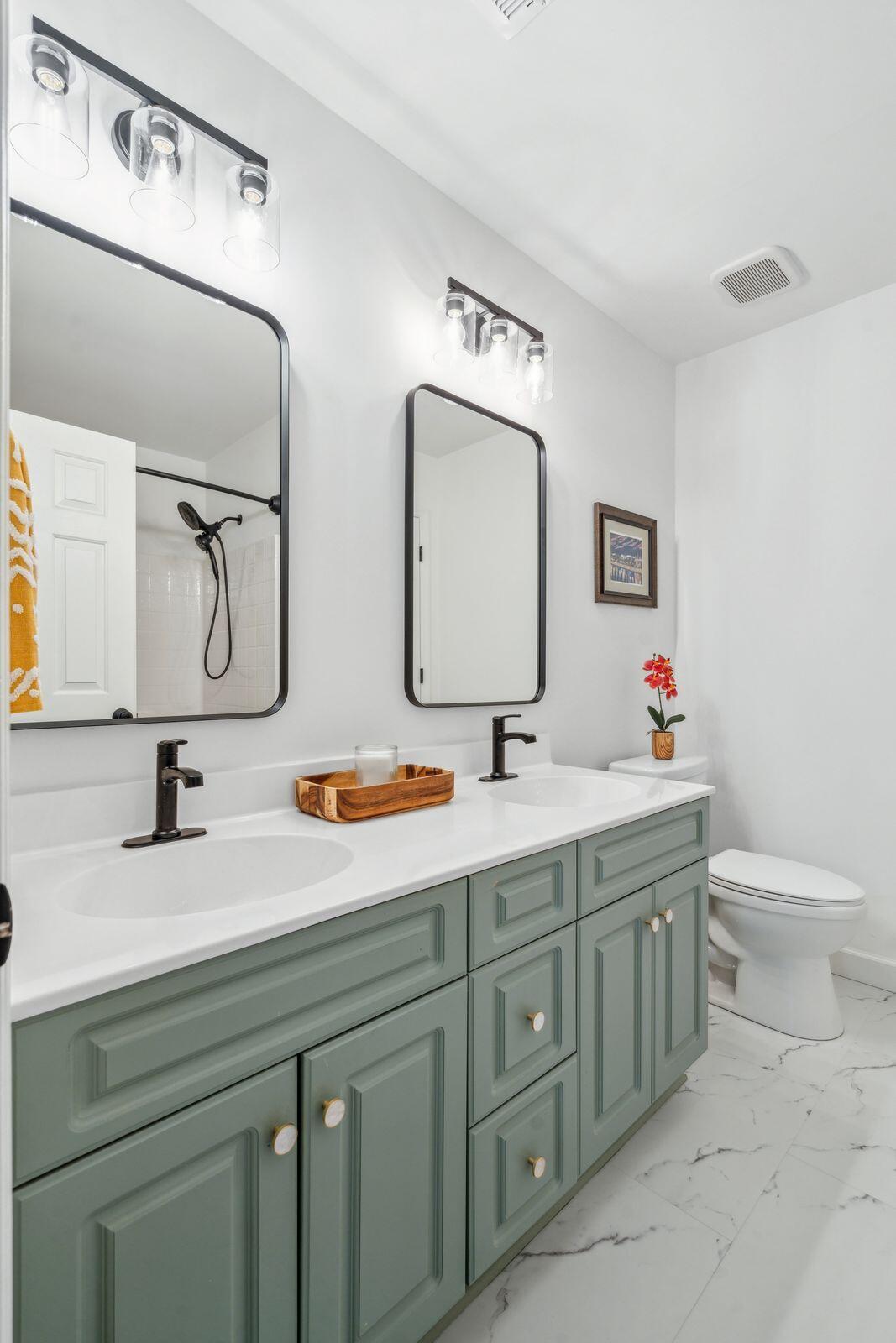 1077 Farmington Road