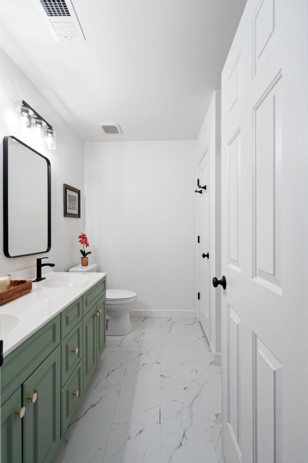 1077 Farmington Road