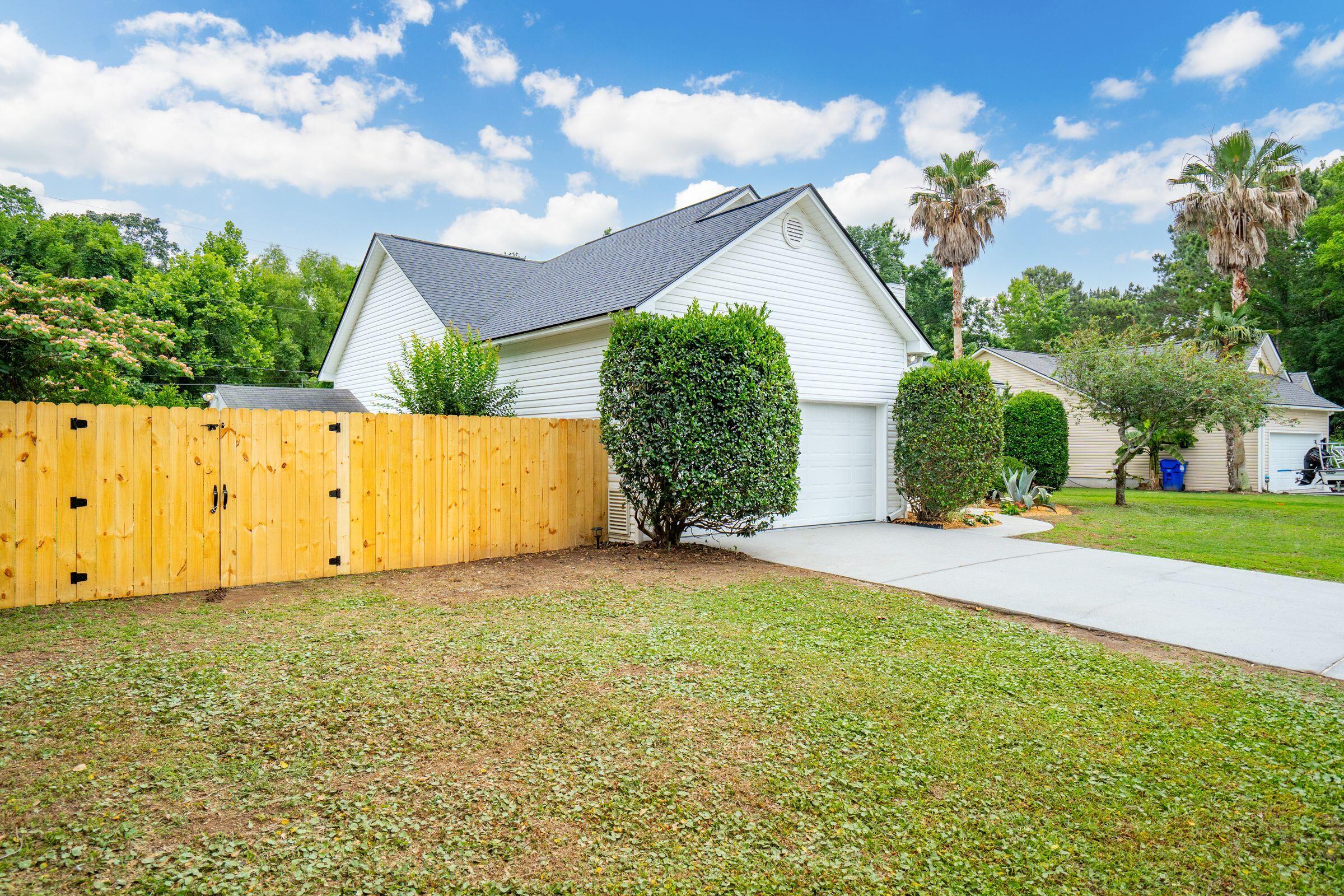 1077 Farmington Road