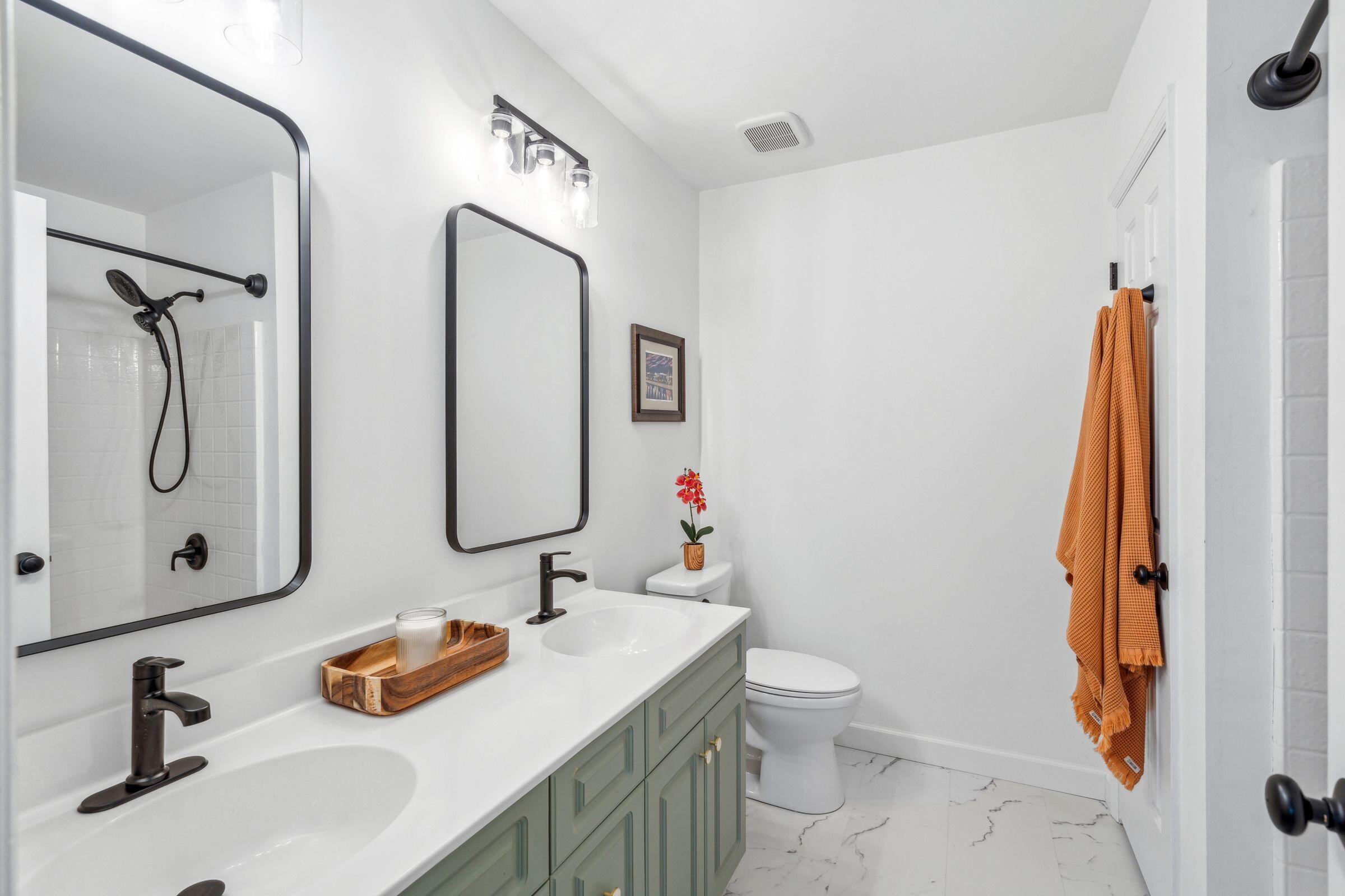 1077 Farmington Road