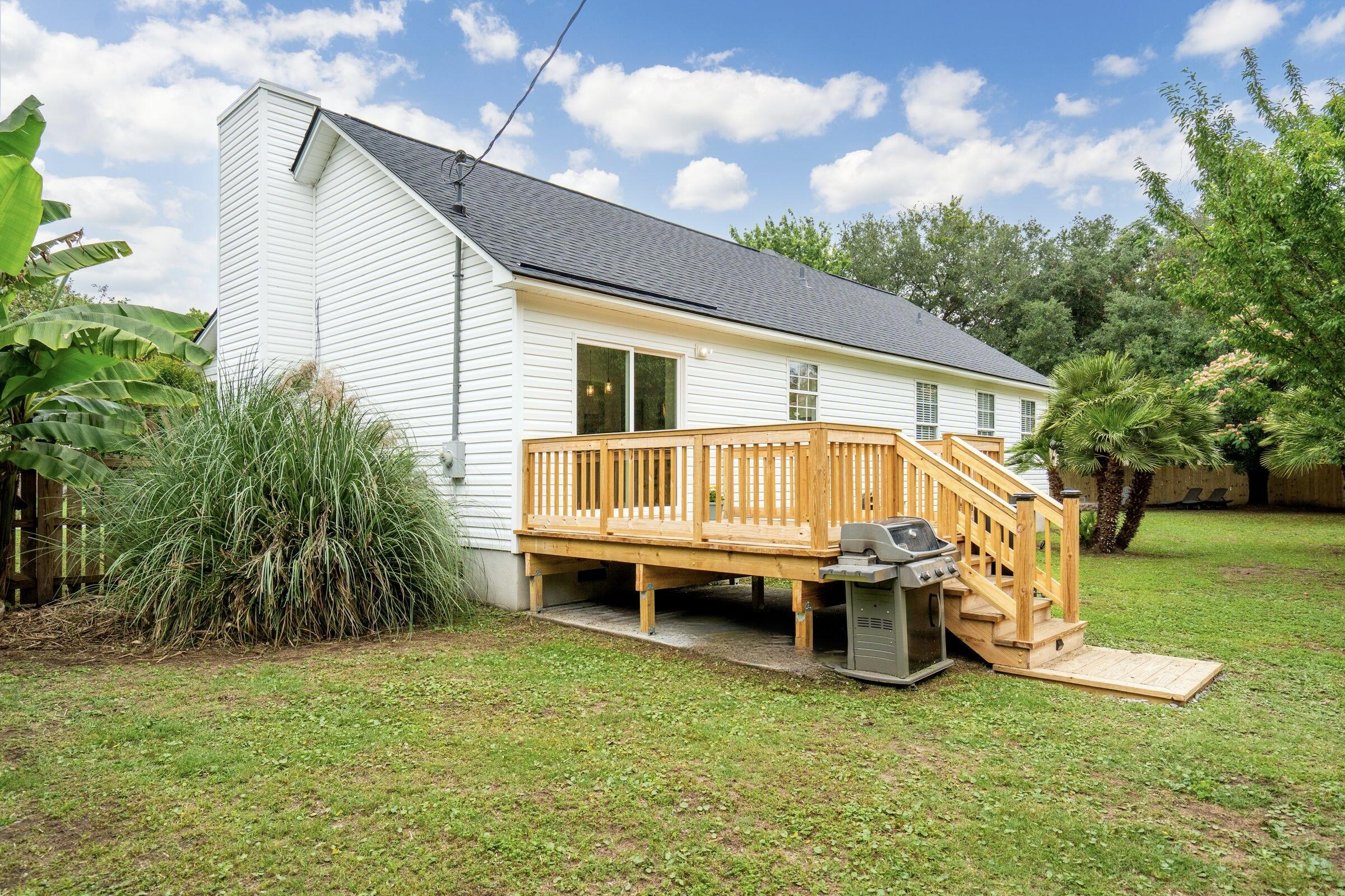 1077 Farmington Road