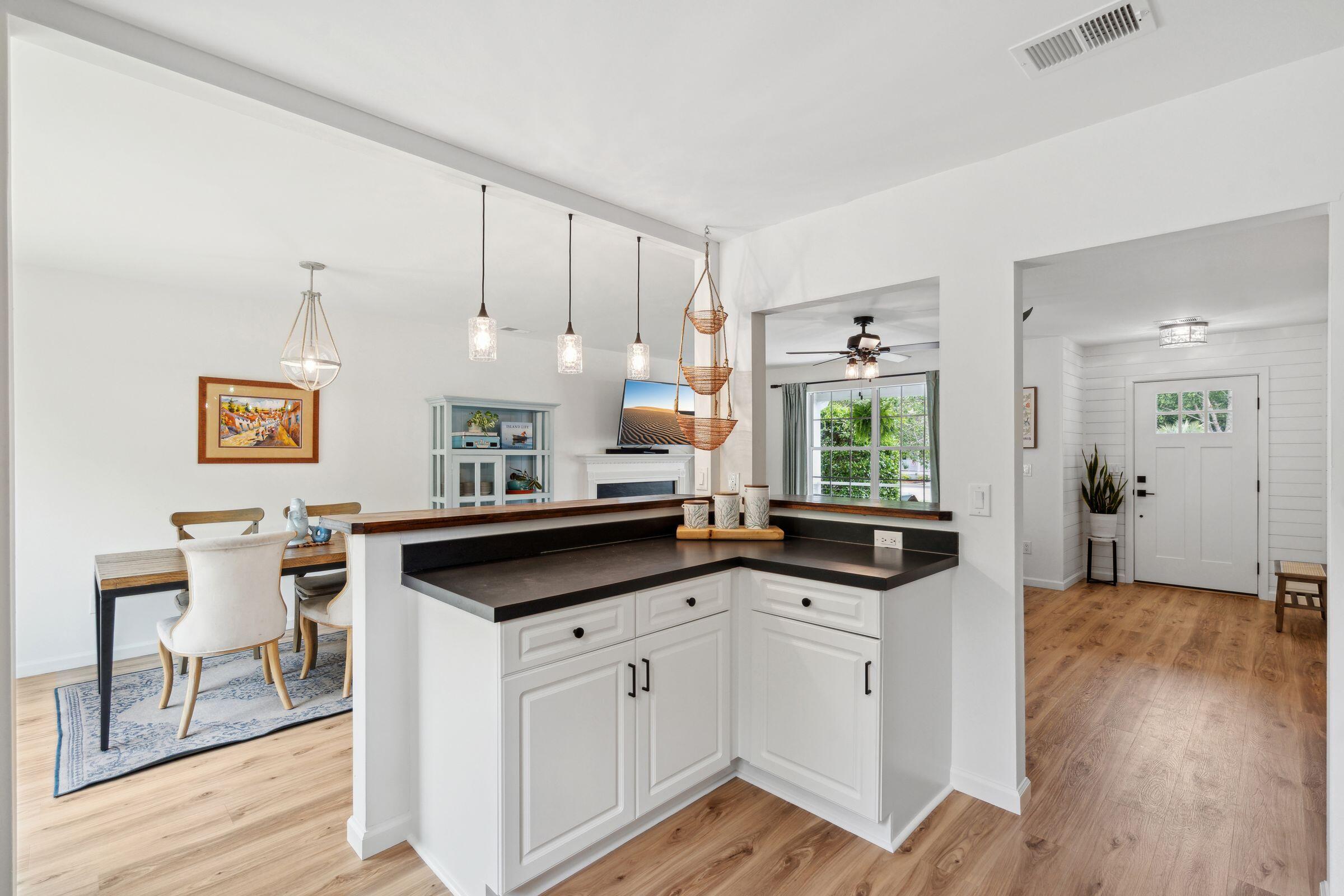 1077 Farmington Road