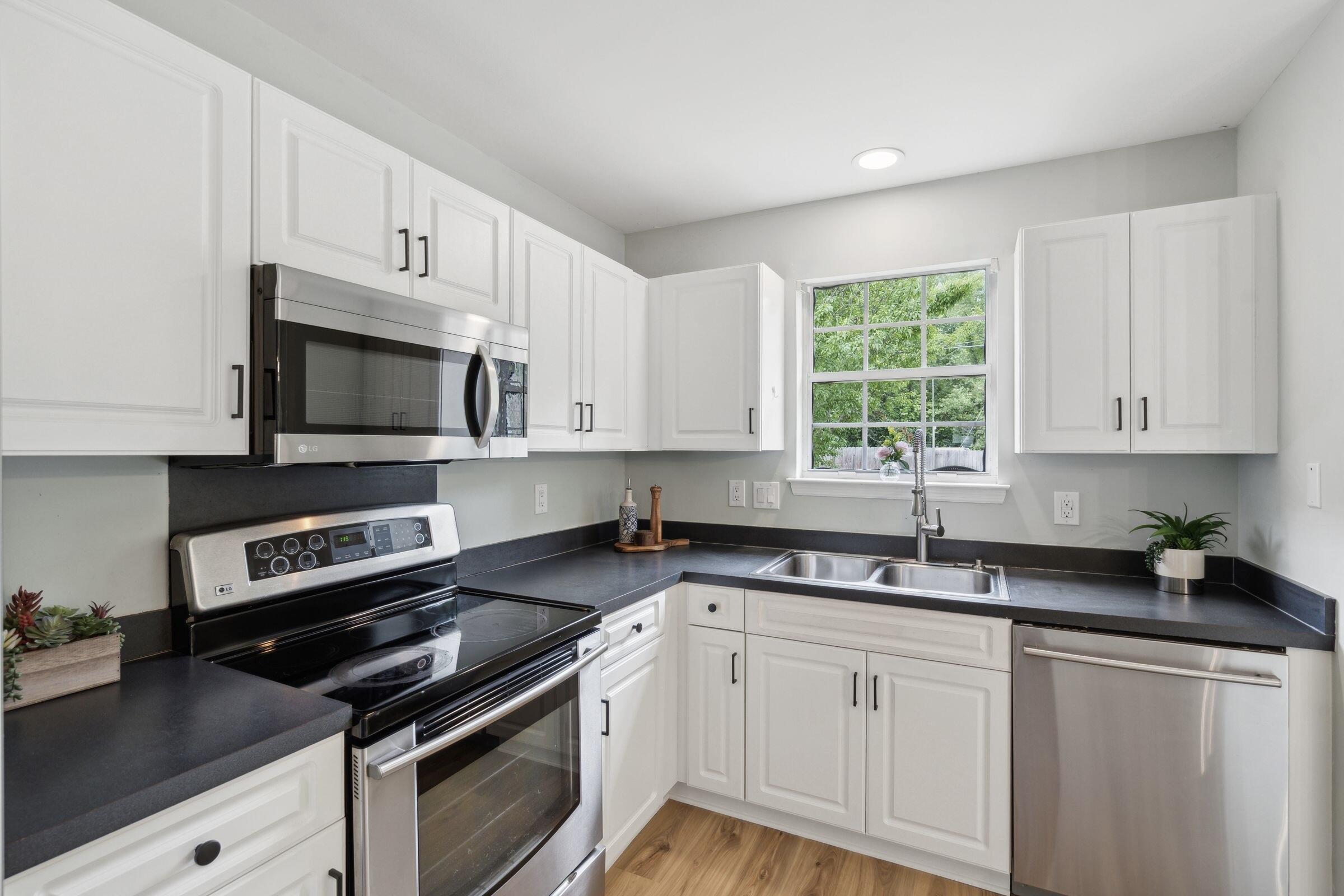 1077 Farmington Road