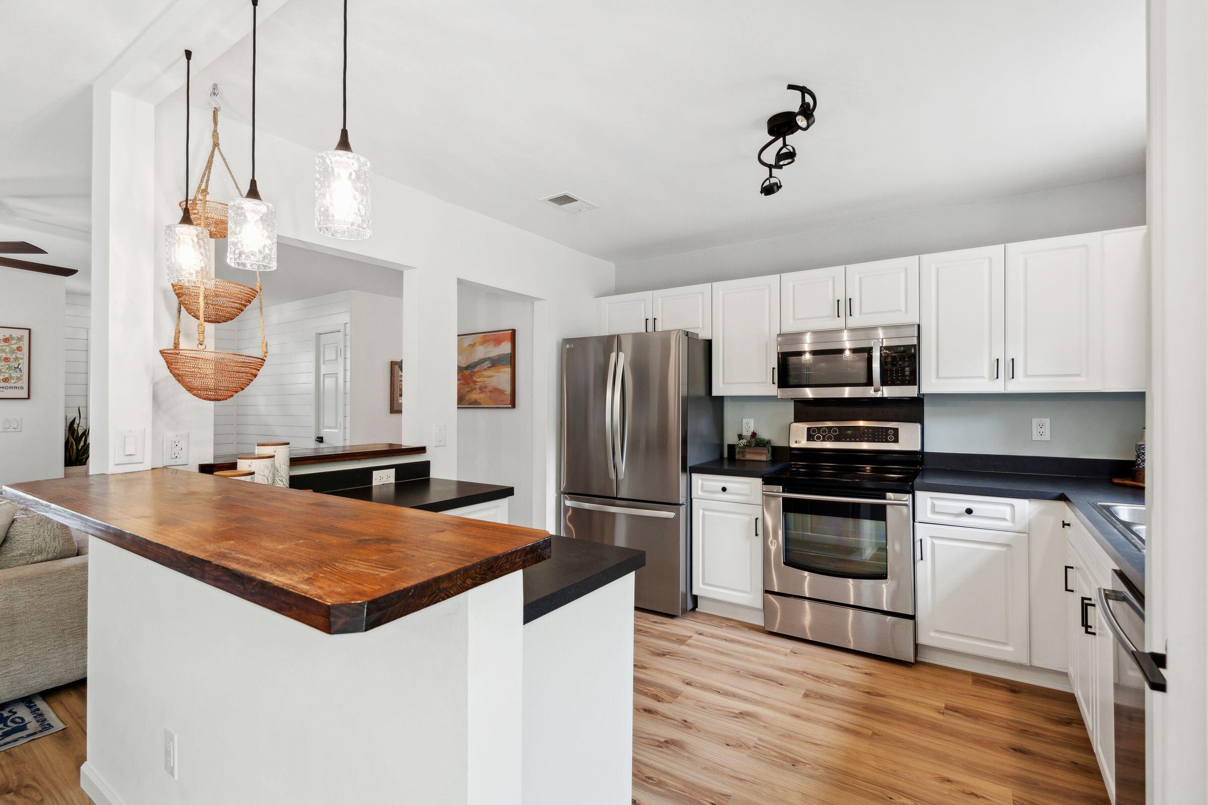 1077 Farmington Road