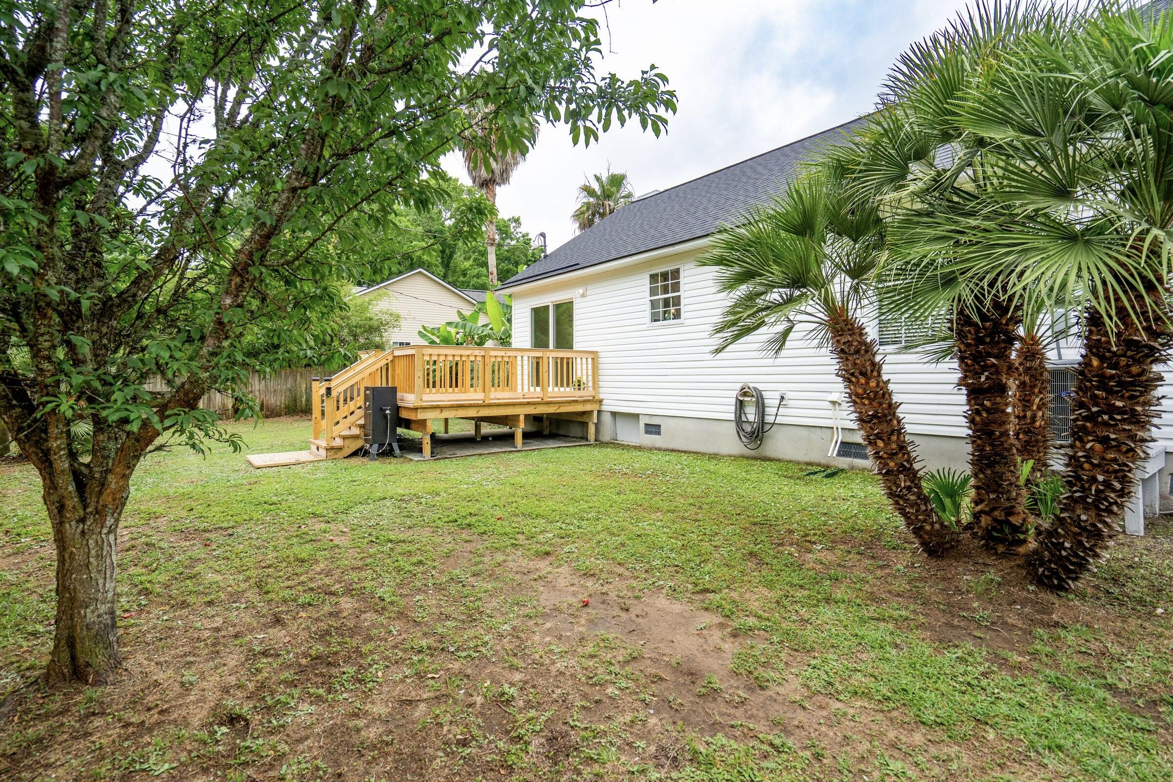 1077 Farmington Road