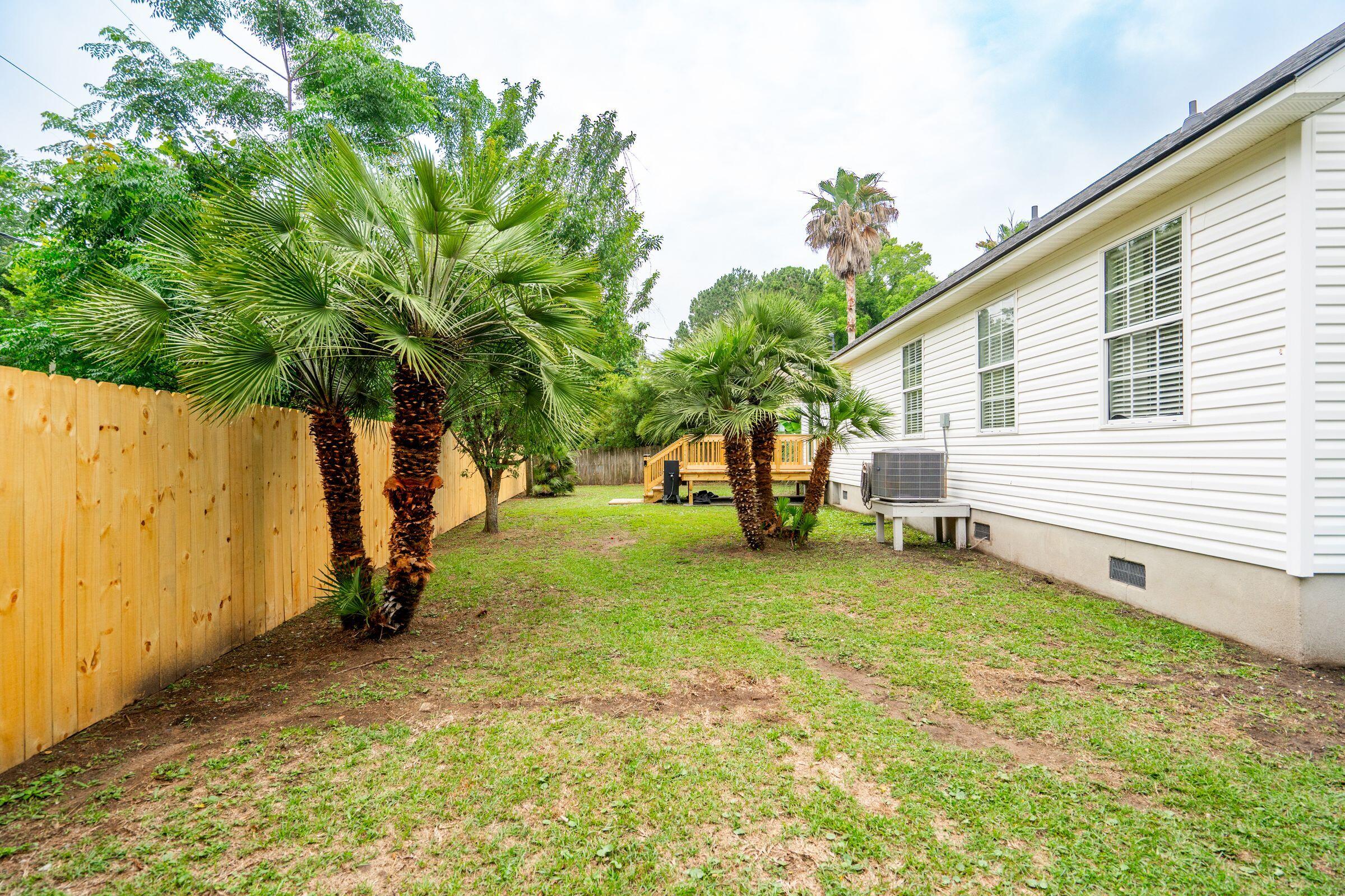 1077 Farmington Road