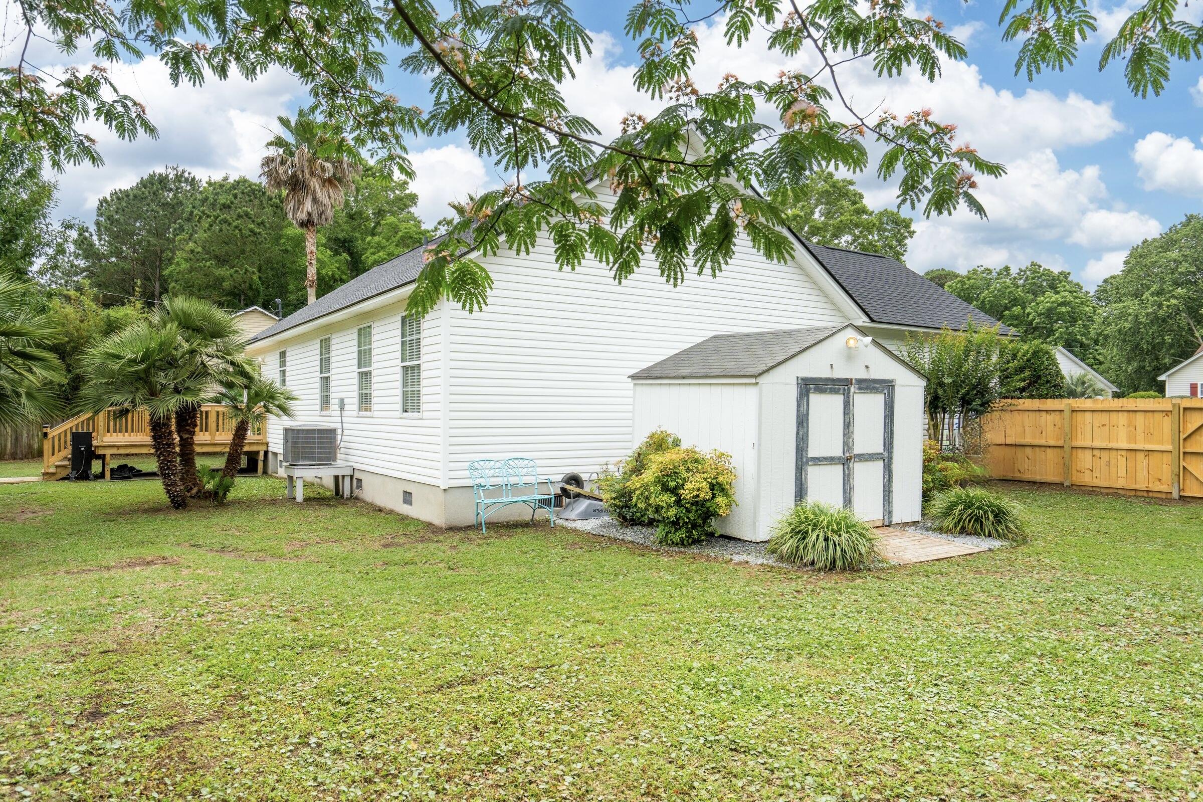 1077 Farmington Road