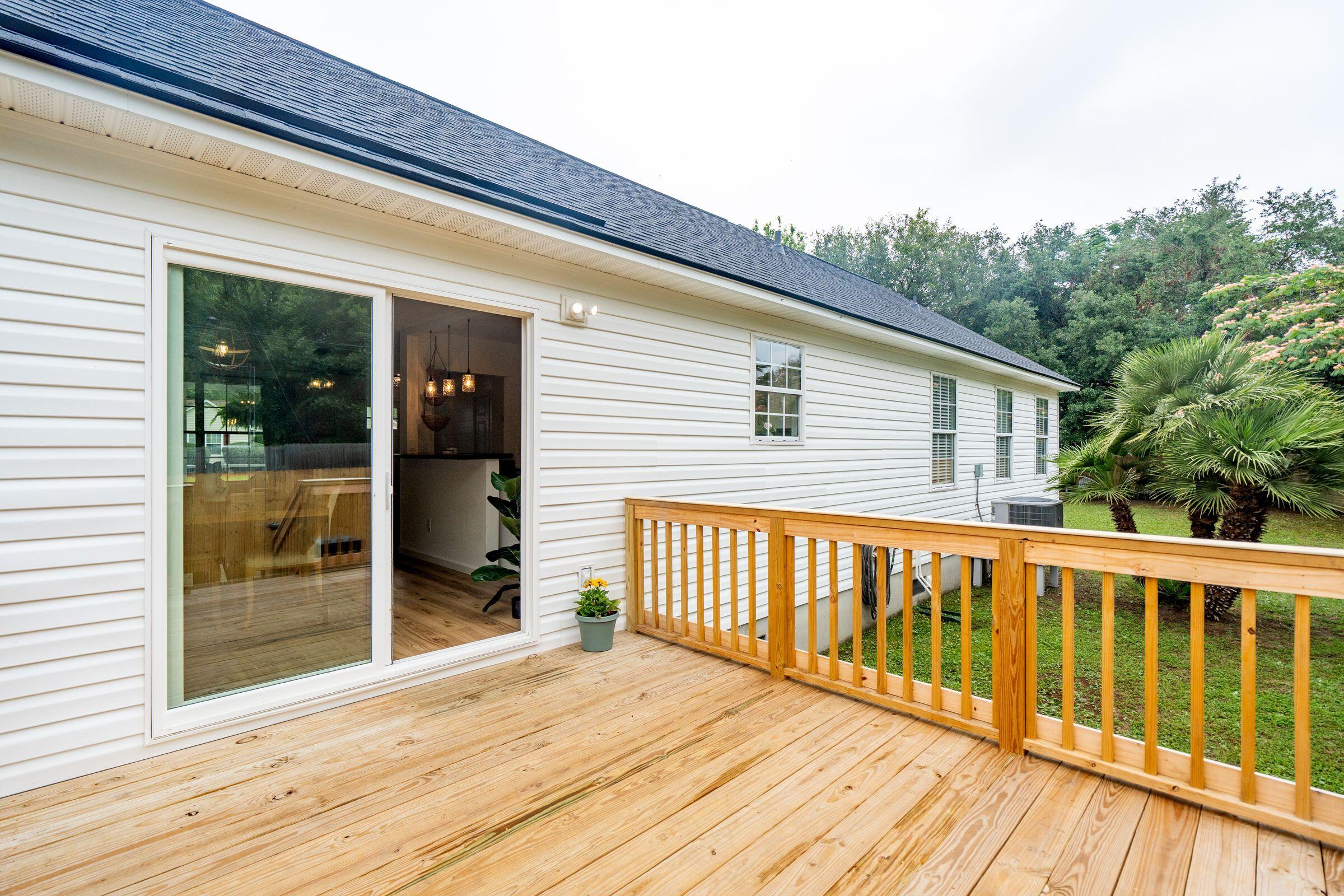 1077 Farmington Road