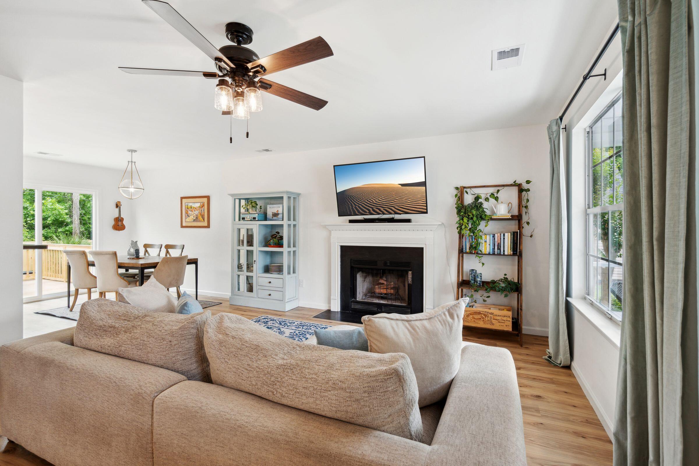 1077 Farmington Road