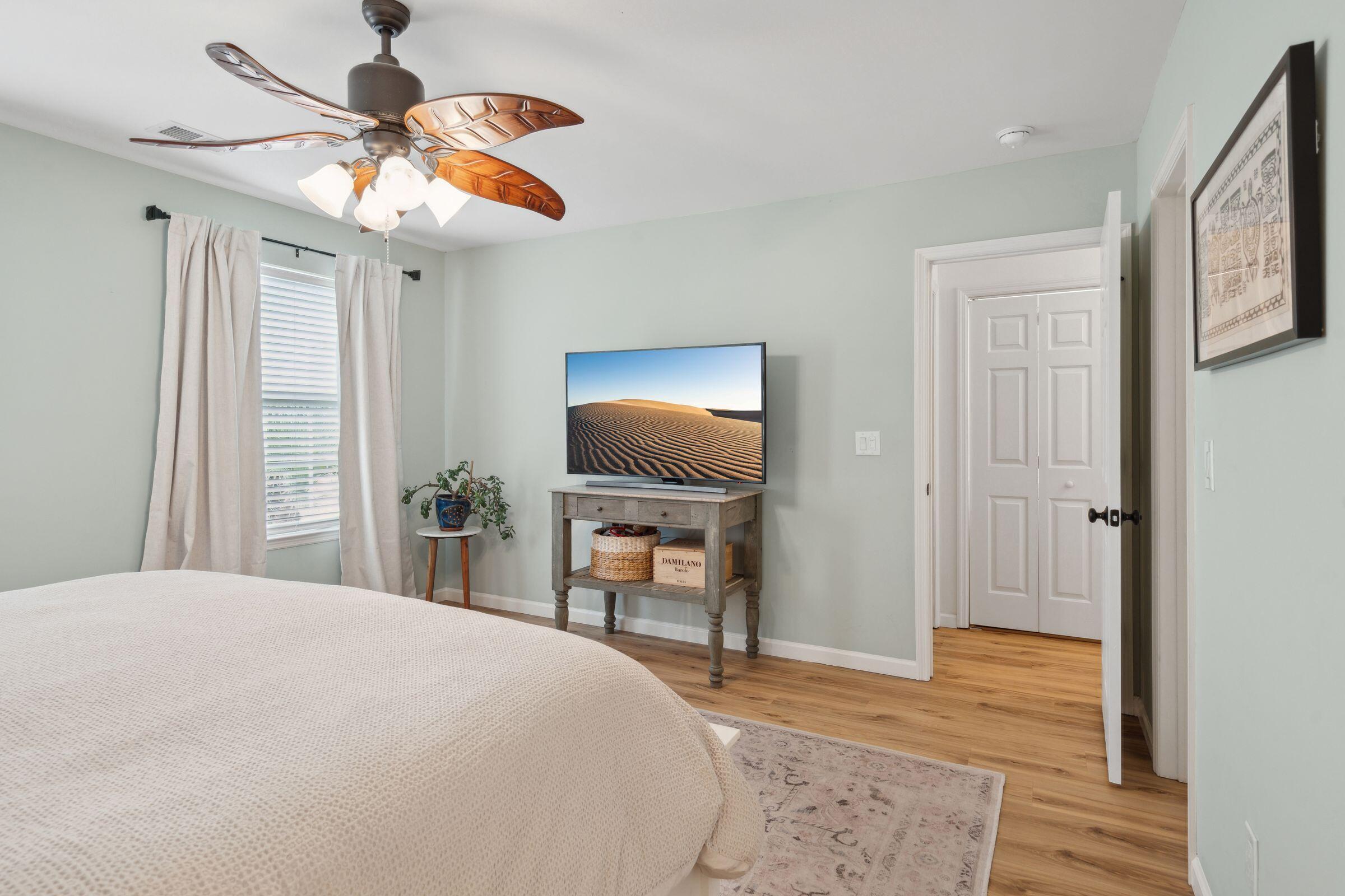 1077 Farmington Road