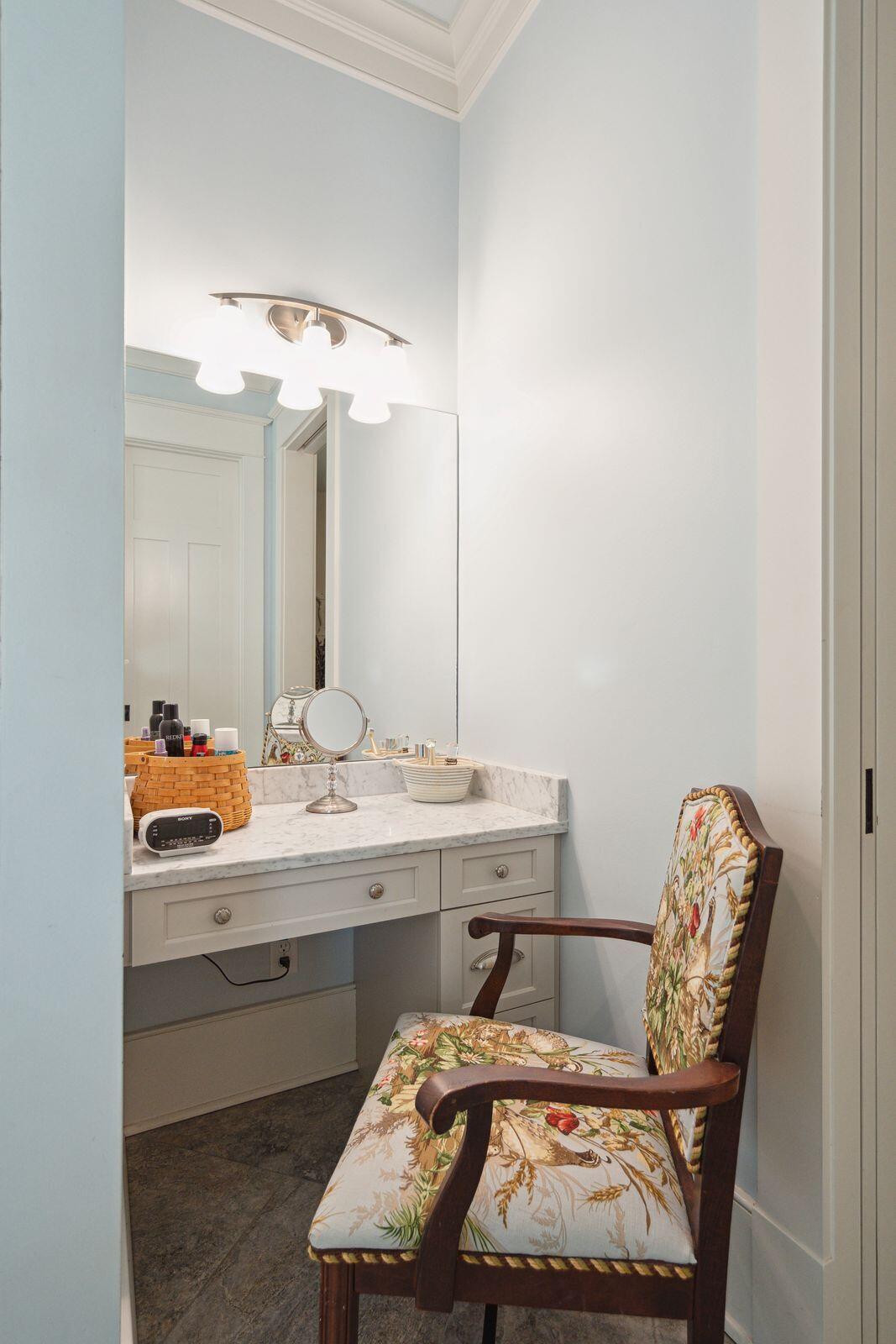 4215 Ten Shillings Way