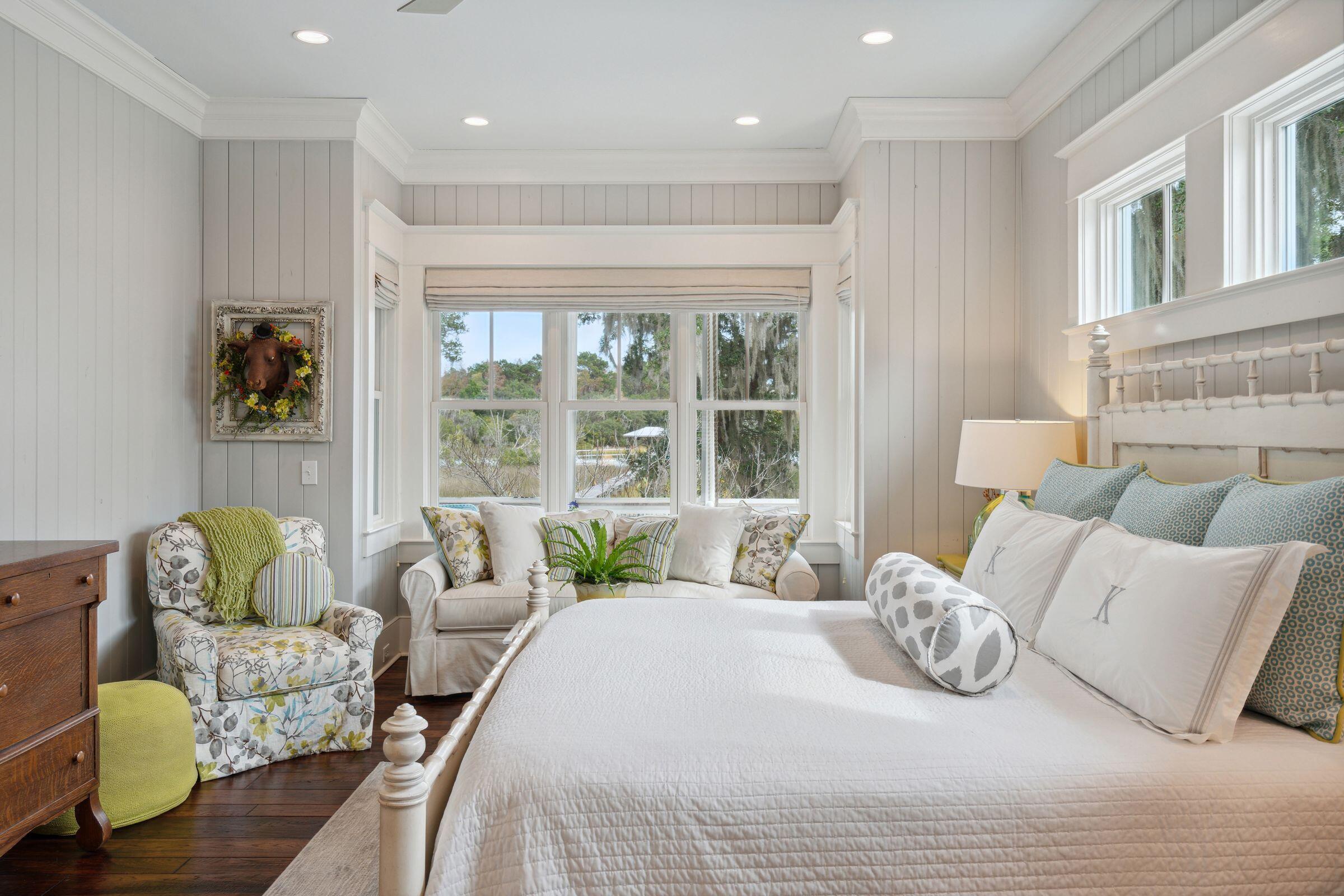 4215 Ten Shillings Way