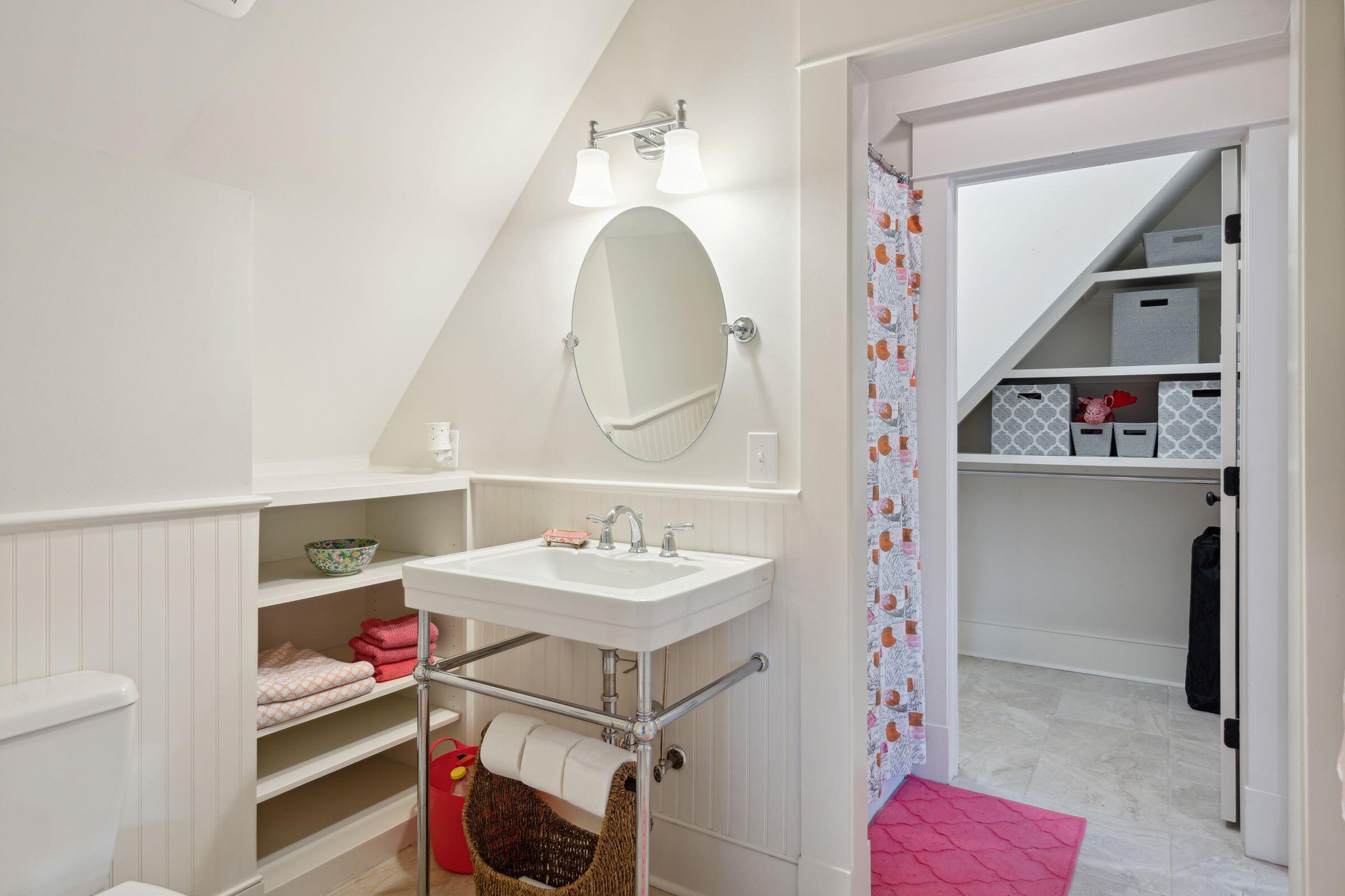 4215 Ten Shillings Way