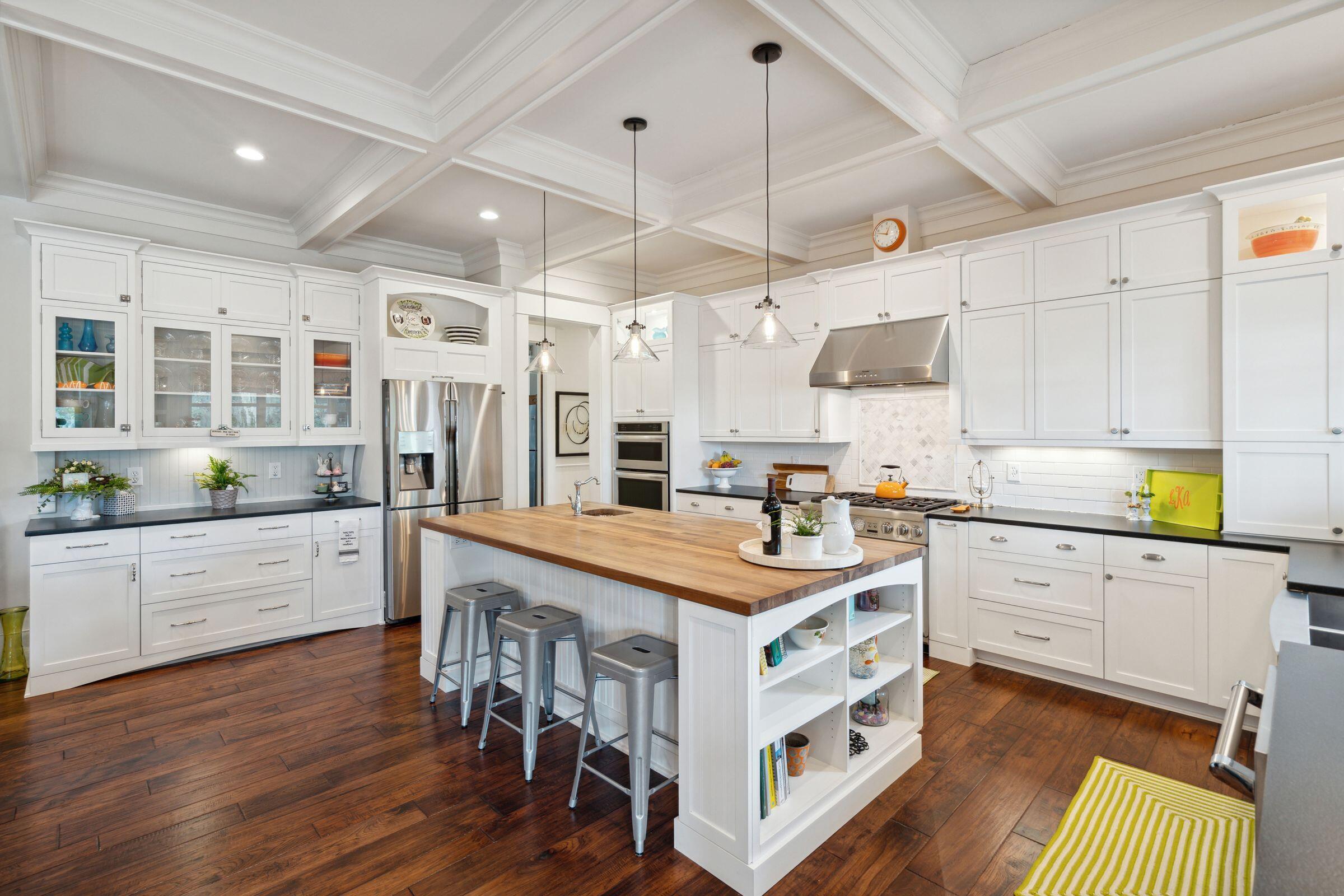 4215 Ten Shillings Way