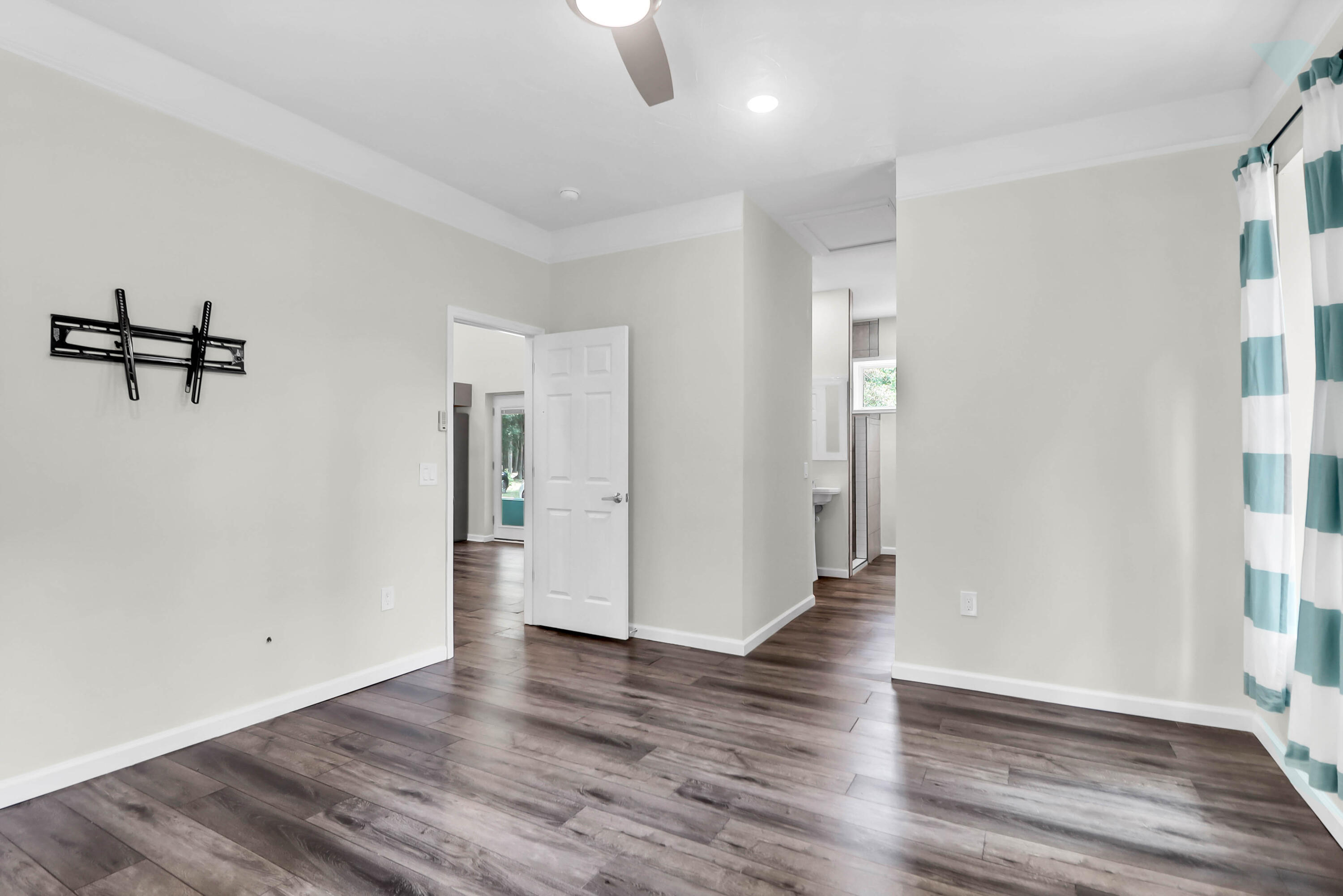 5233 Maybank Highway