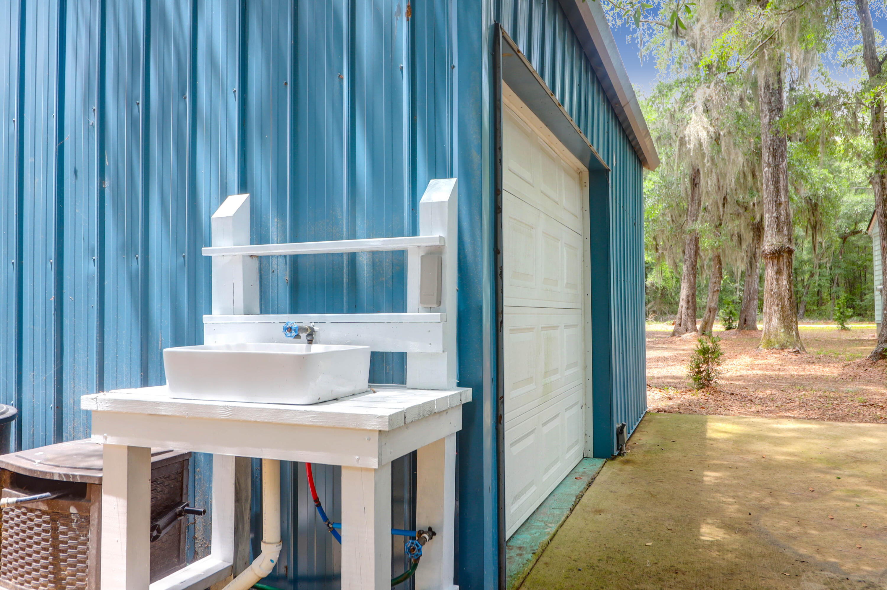 5233 Maybank Highway