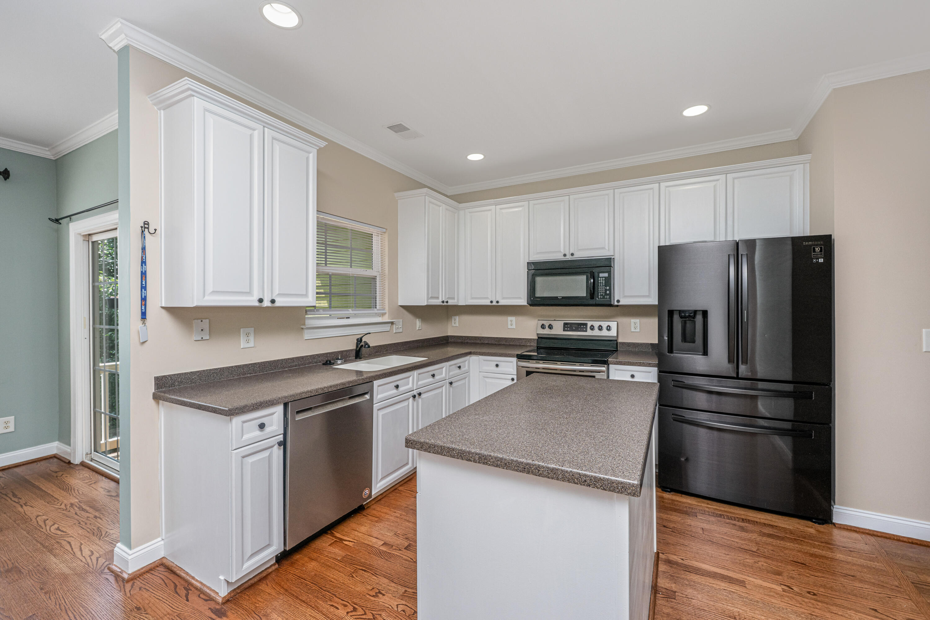 9305 Sweetbay Court