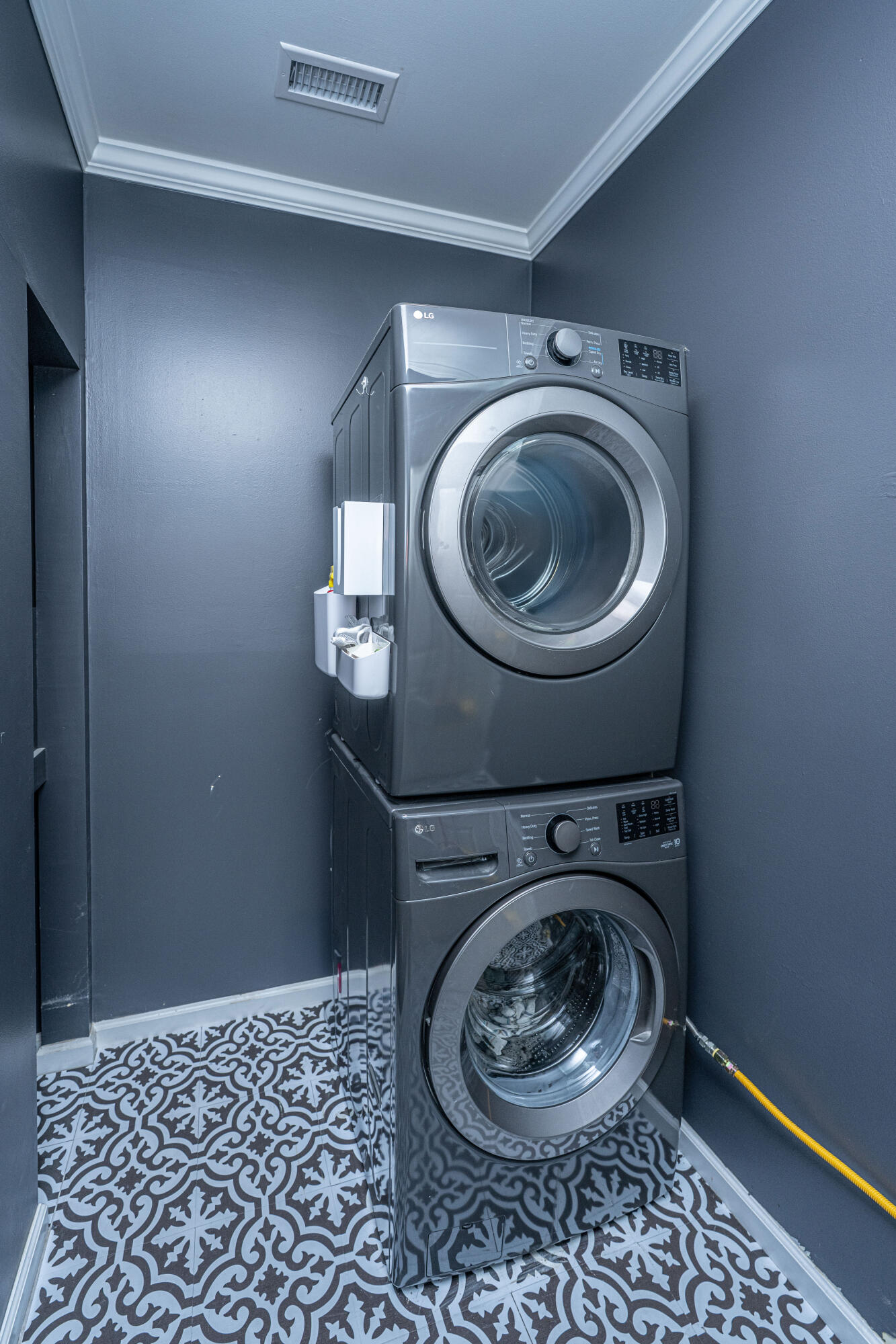 1520 Regimental Lane