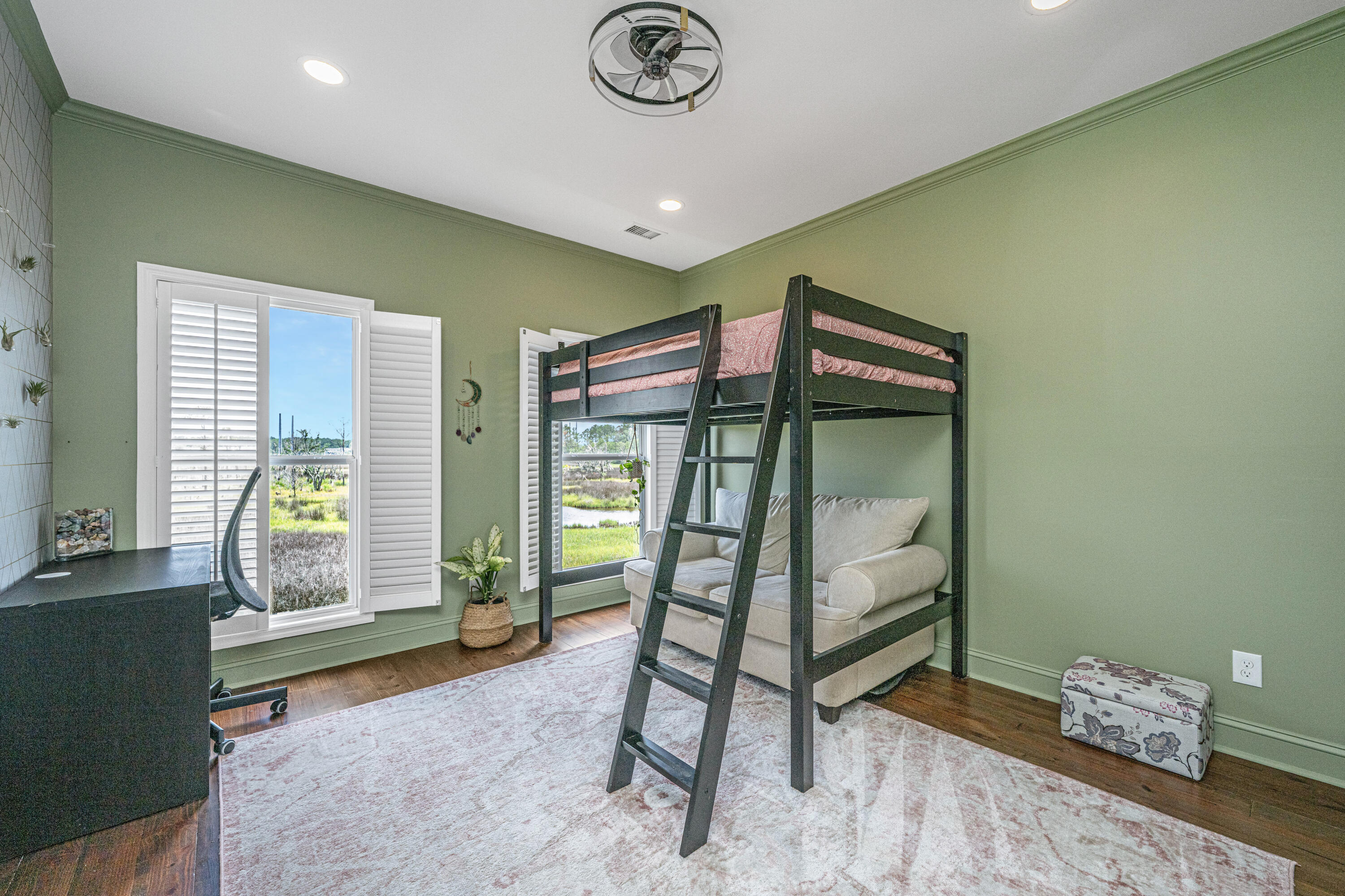 1520 Regimental Lane