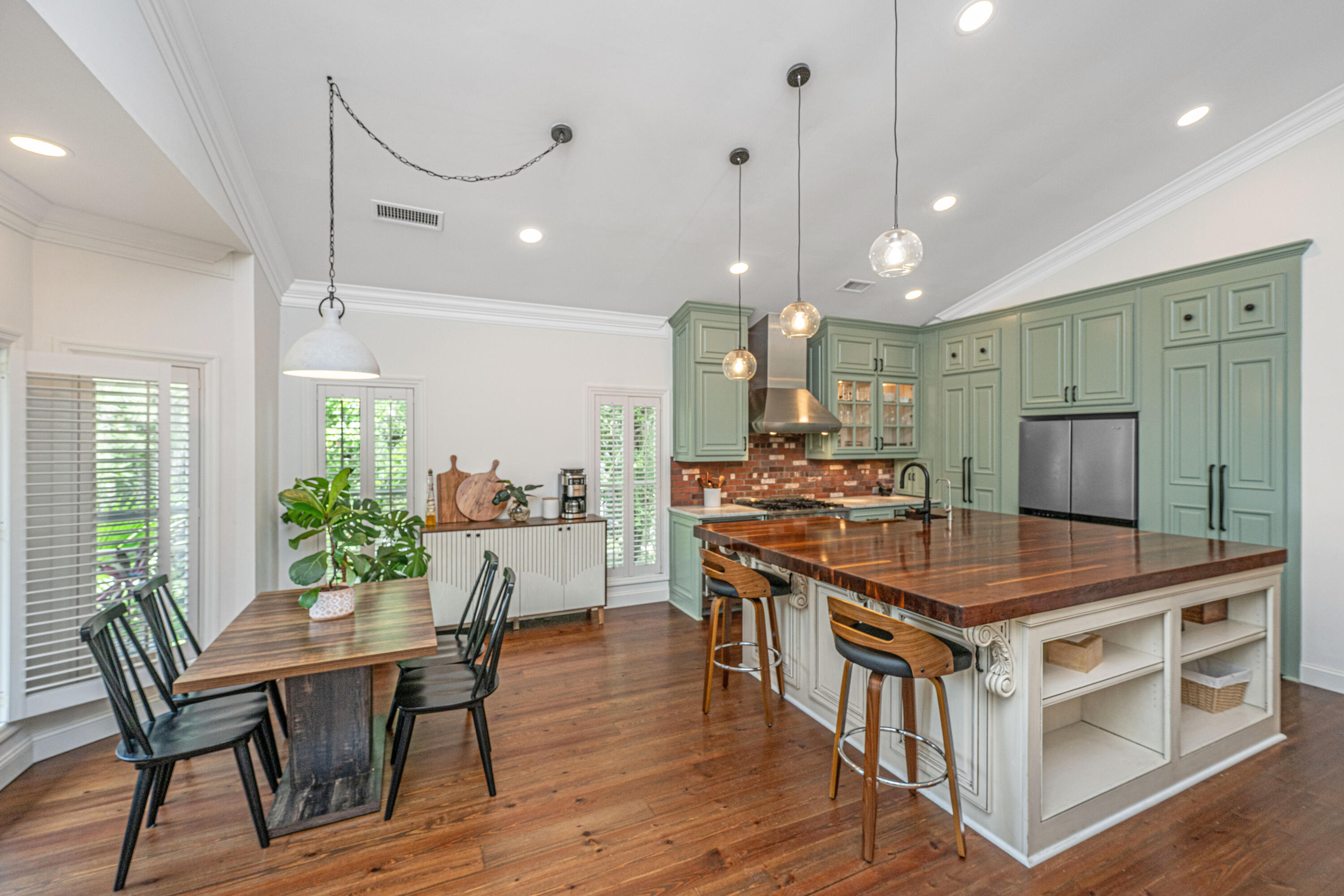 1520 Regimental Lane