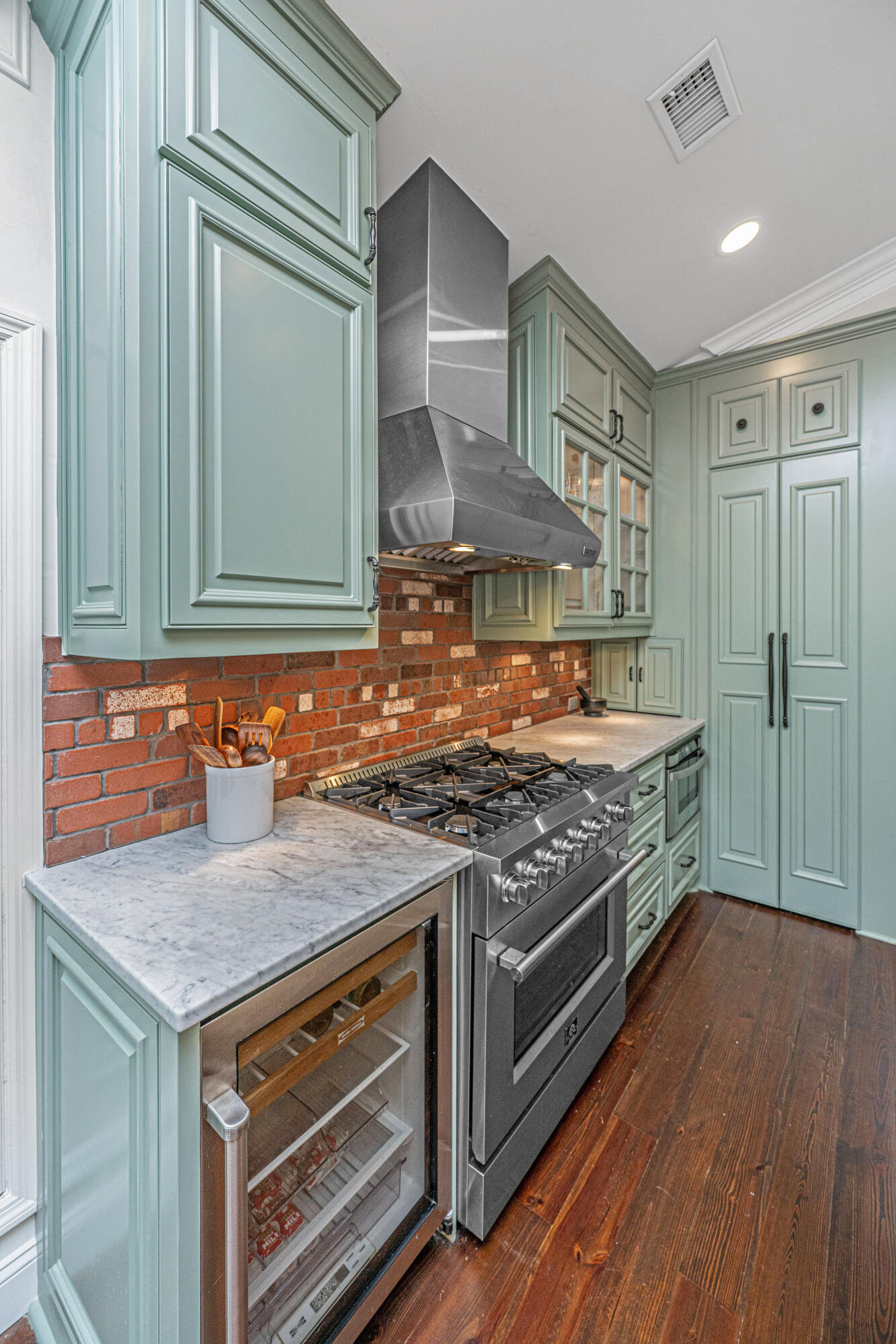 1520 Regimental Lane