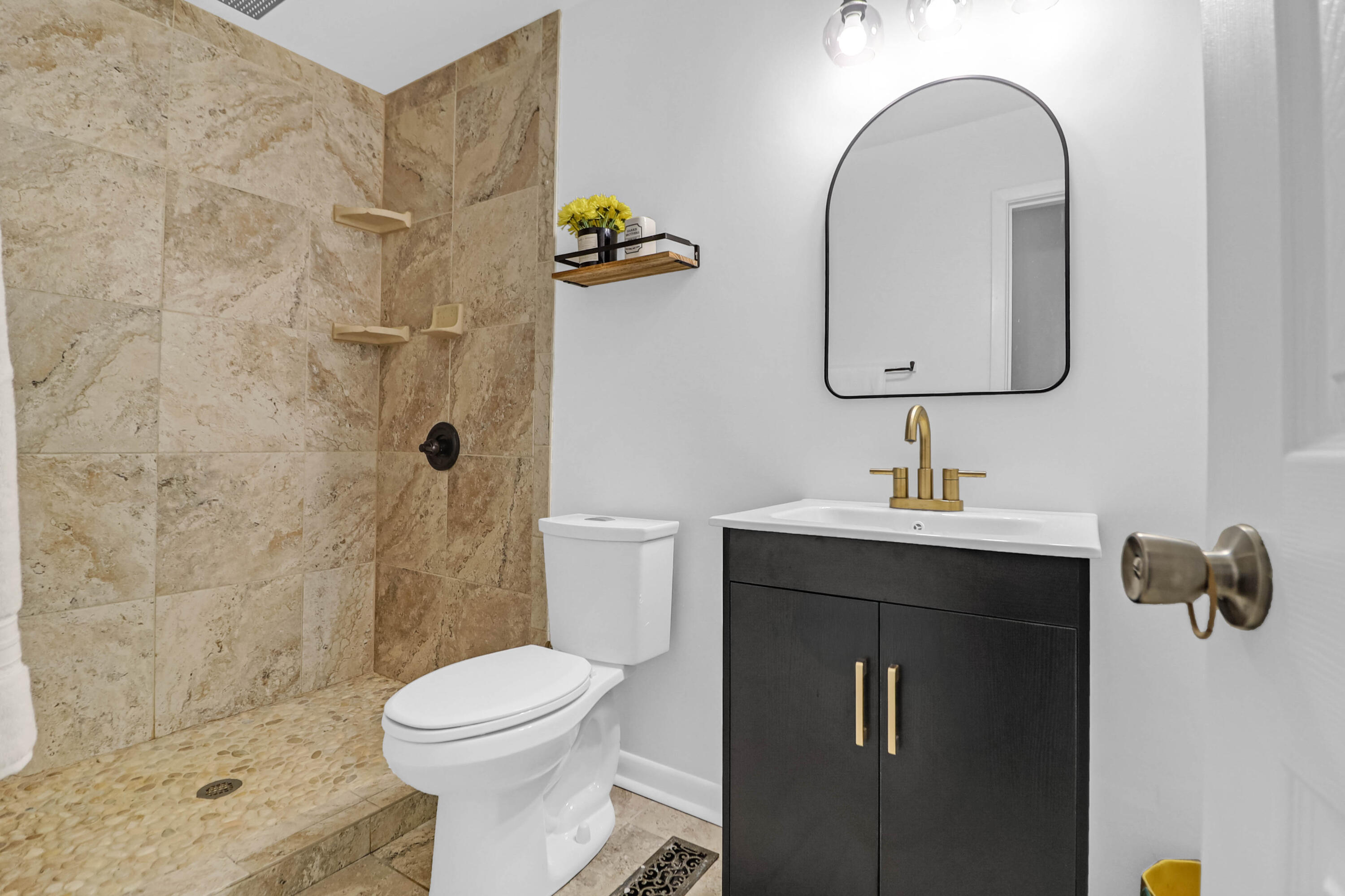 1468 N Relyea Avenue