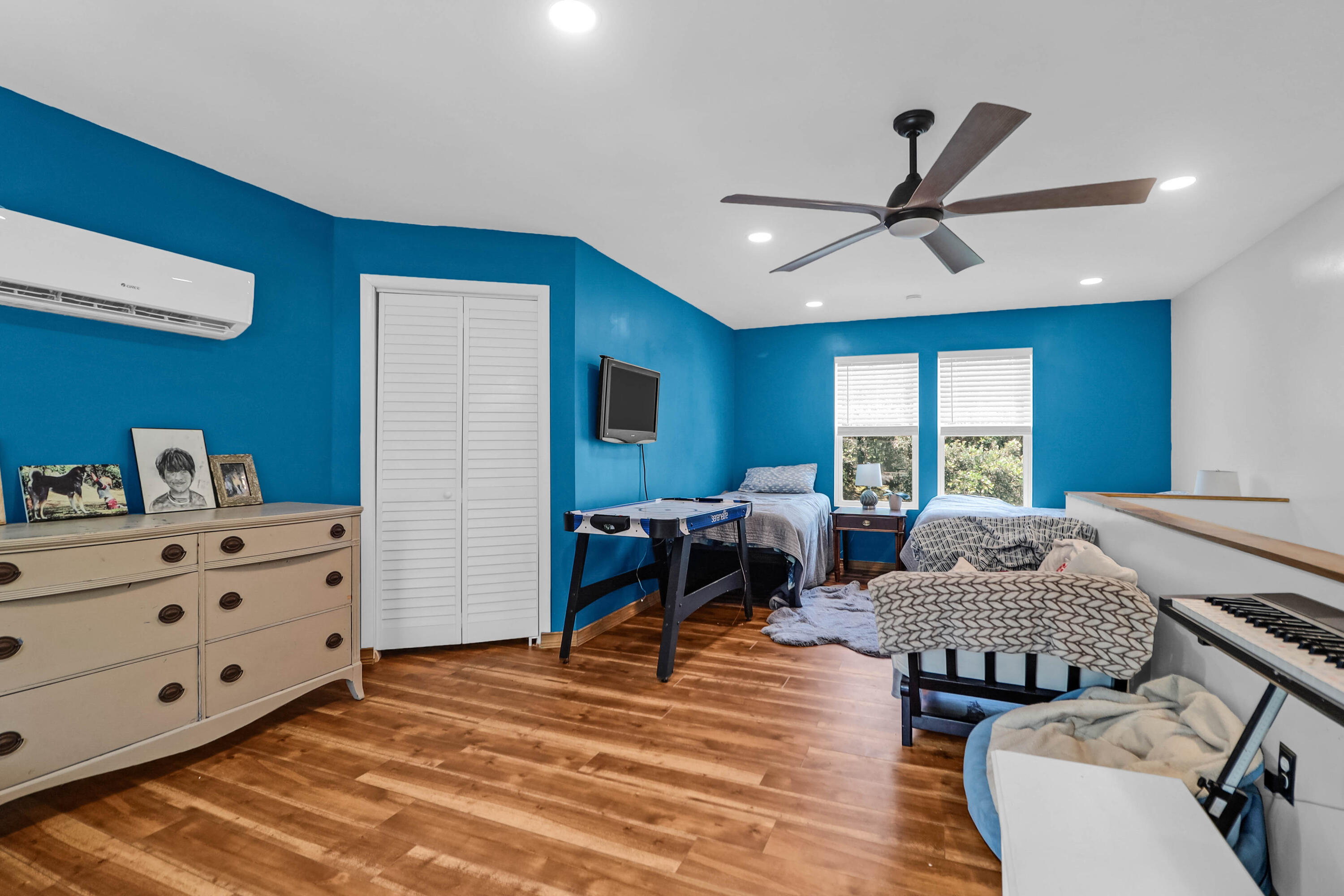 1468 N Relyea Avenue