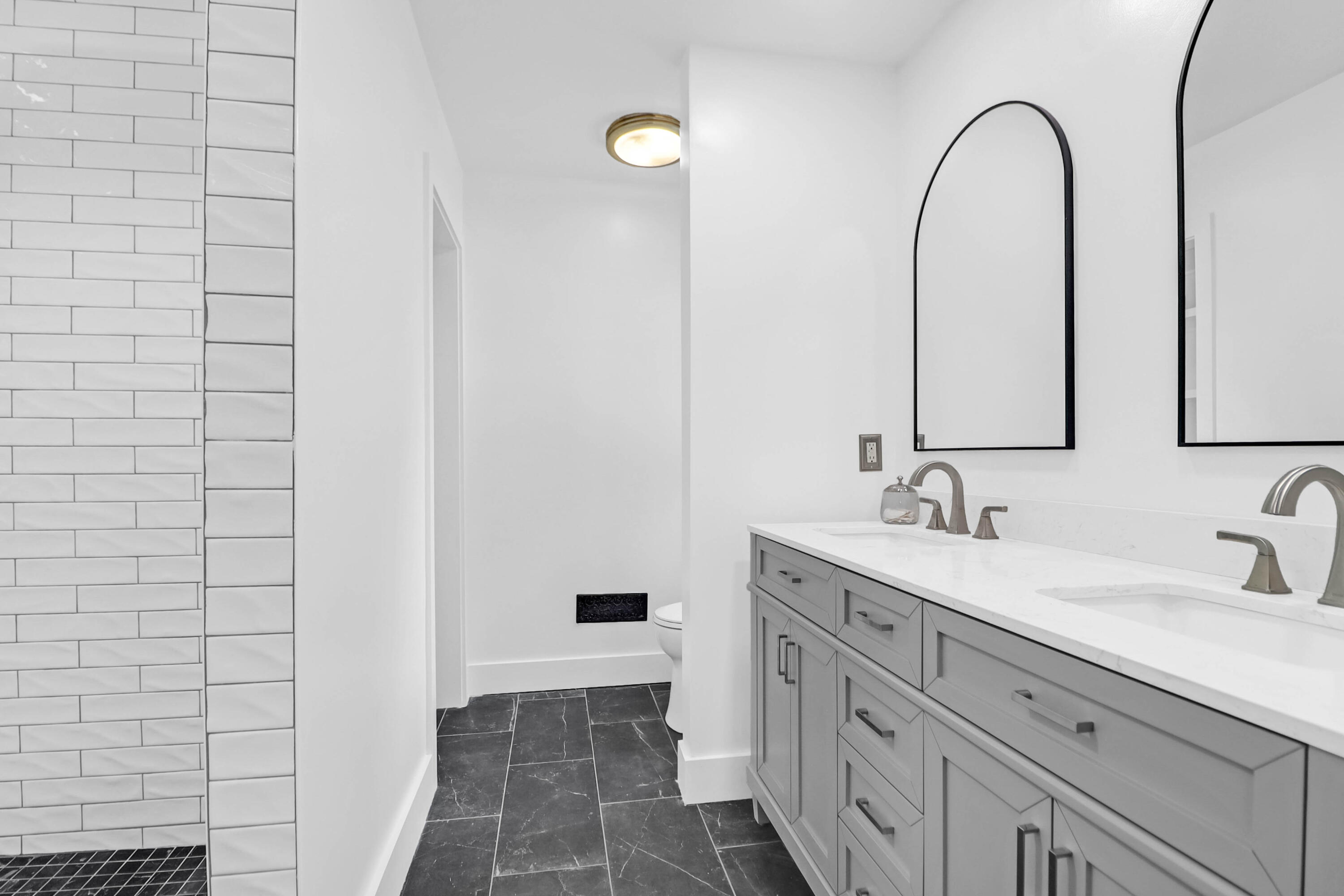 1468 N Relyea Avenue