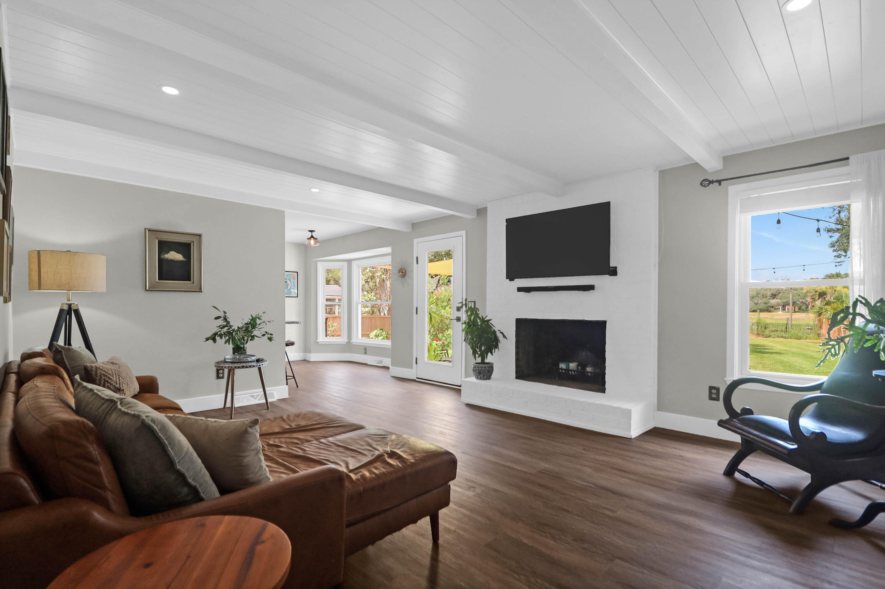 1468 N Relyea Avenue