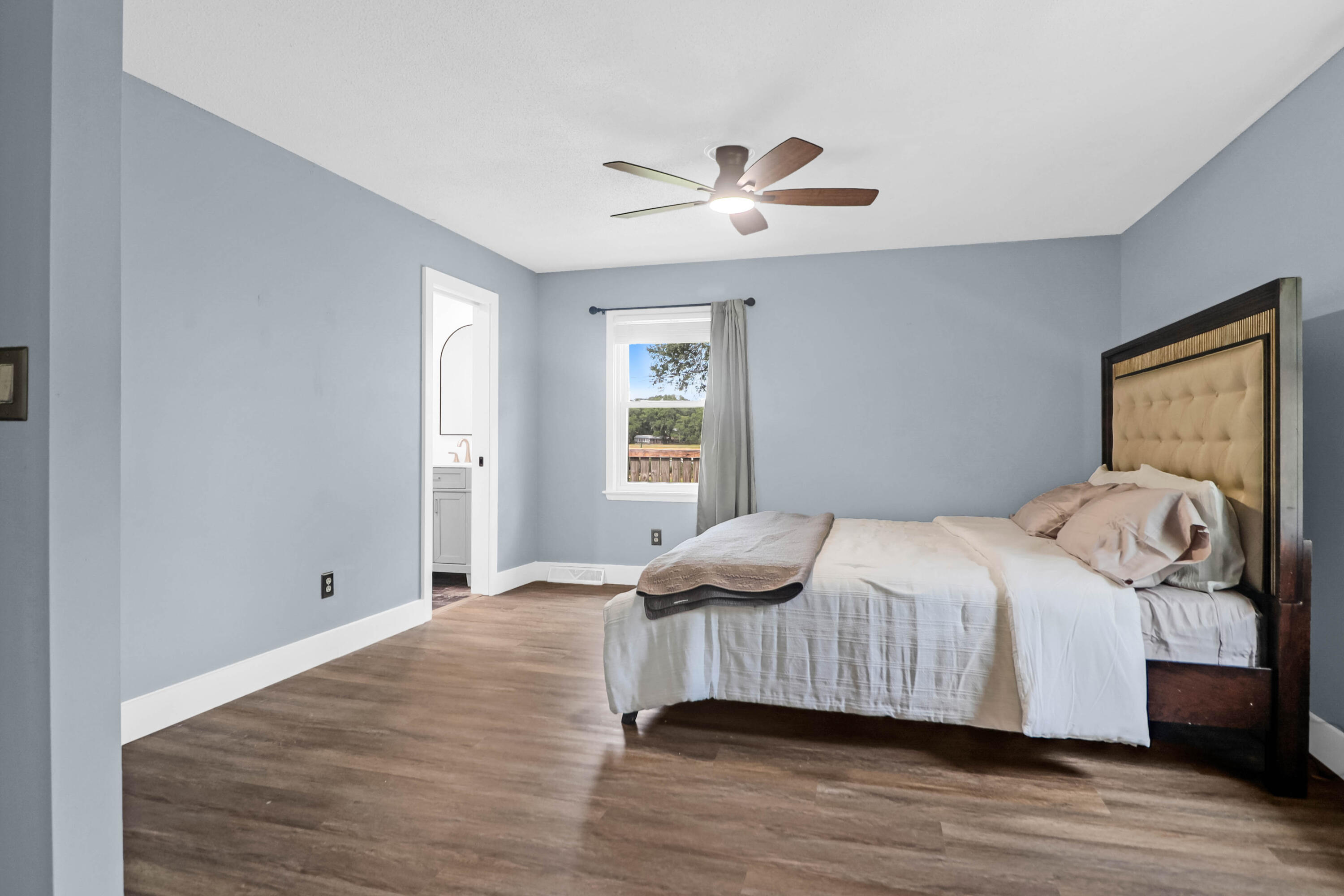 1468 N Relyea Avenue