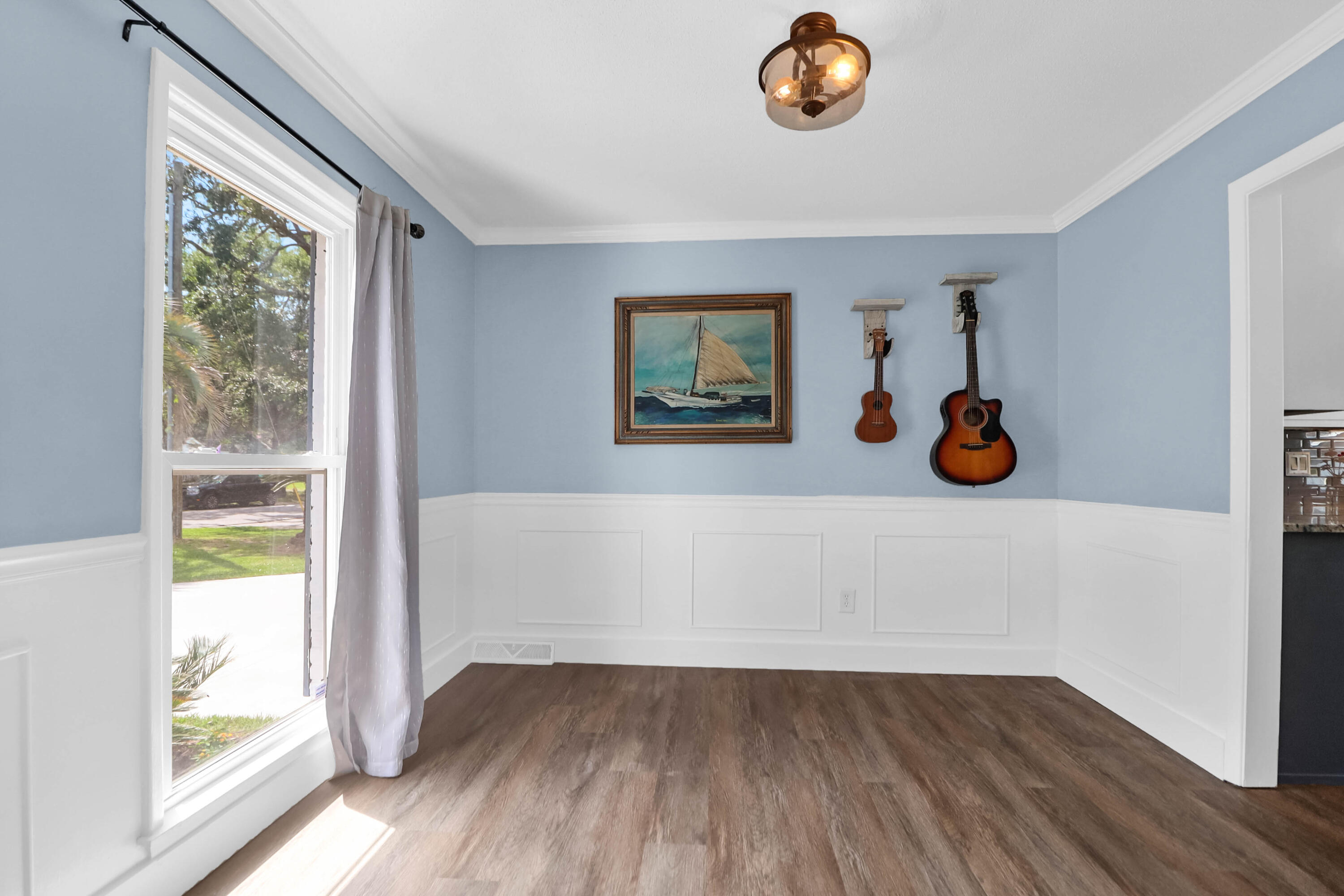 1468 N Relyea Avenue