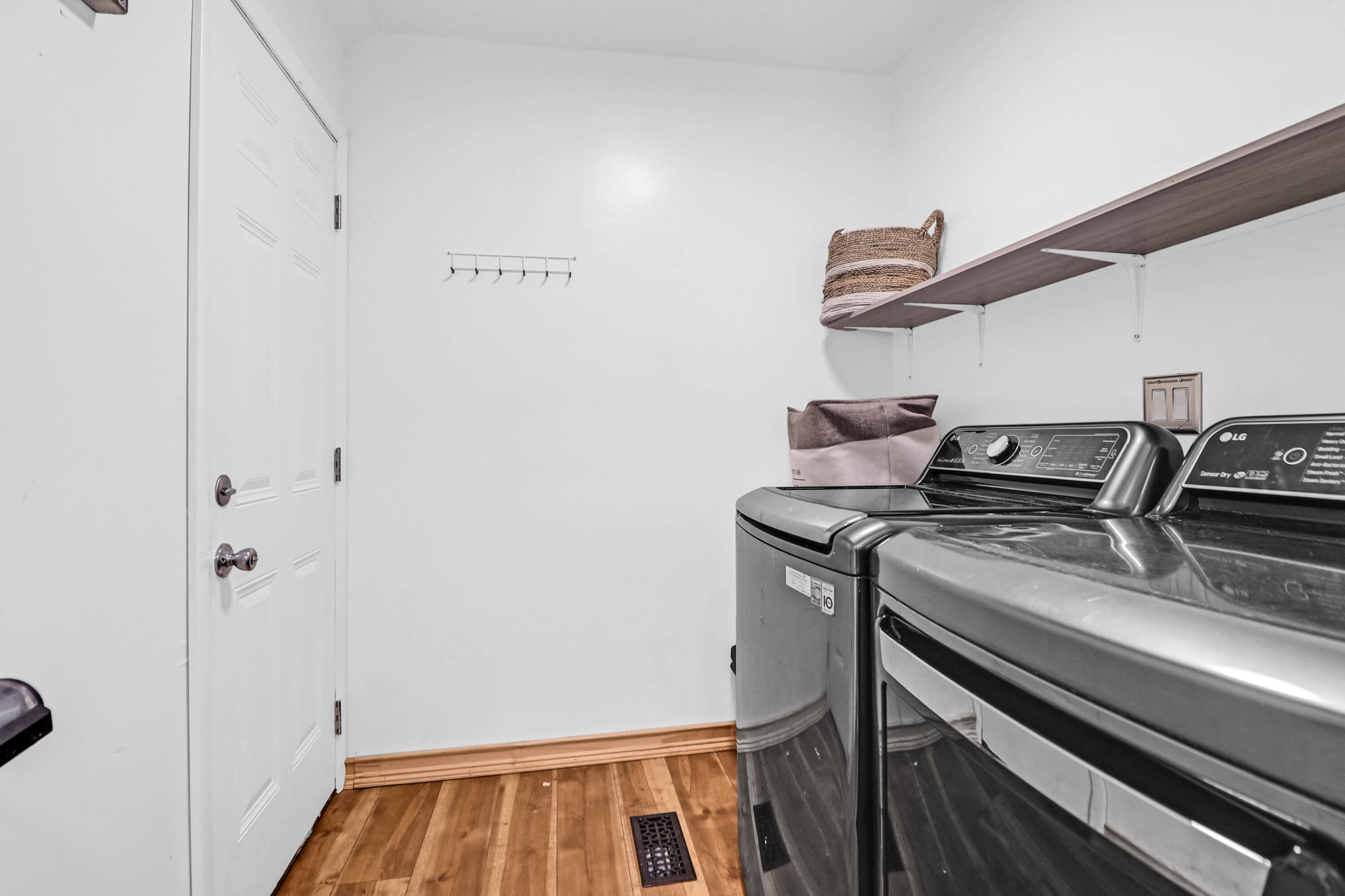 1468 N Relyea Avenue