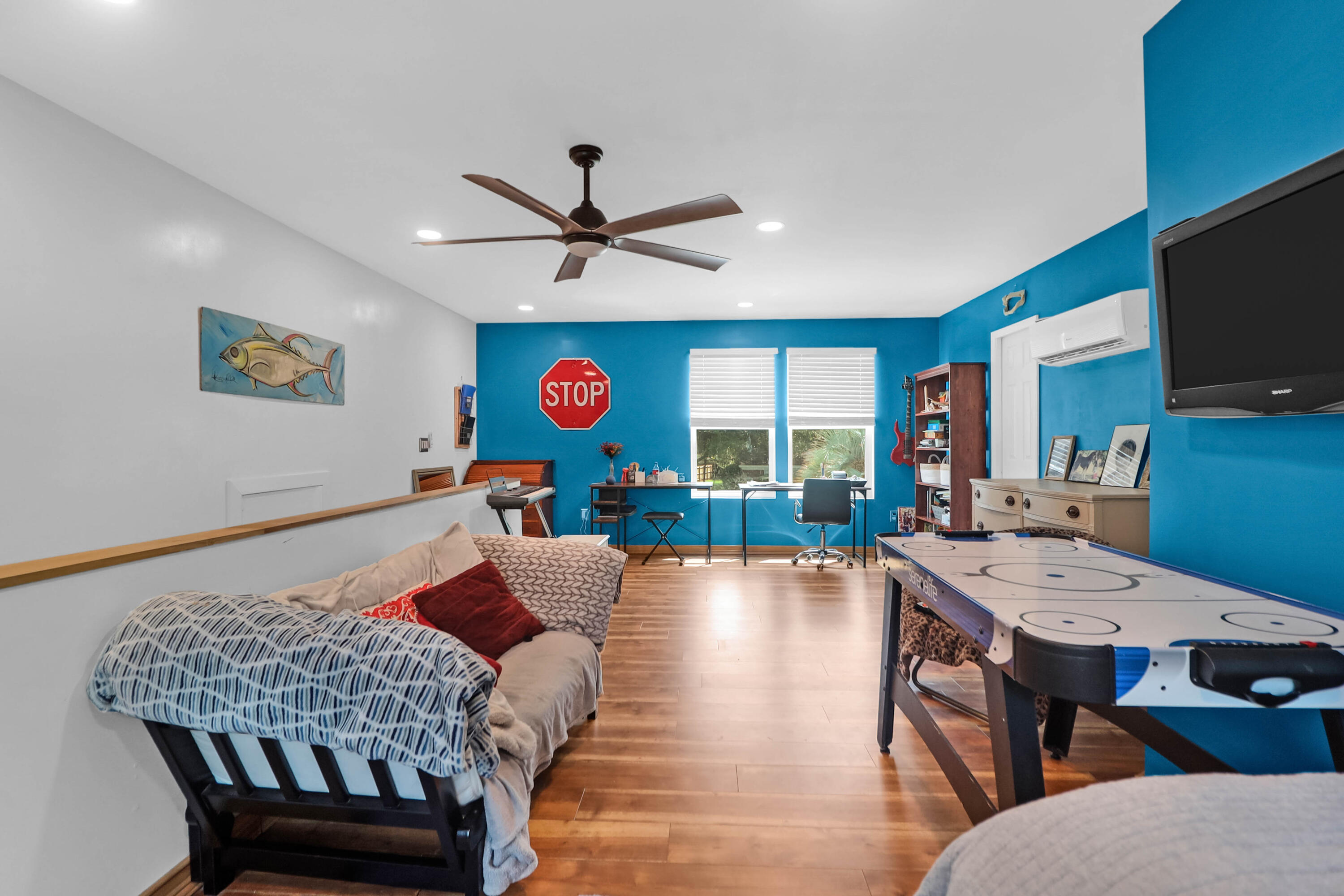 1468 N Relyea Avenue