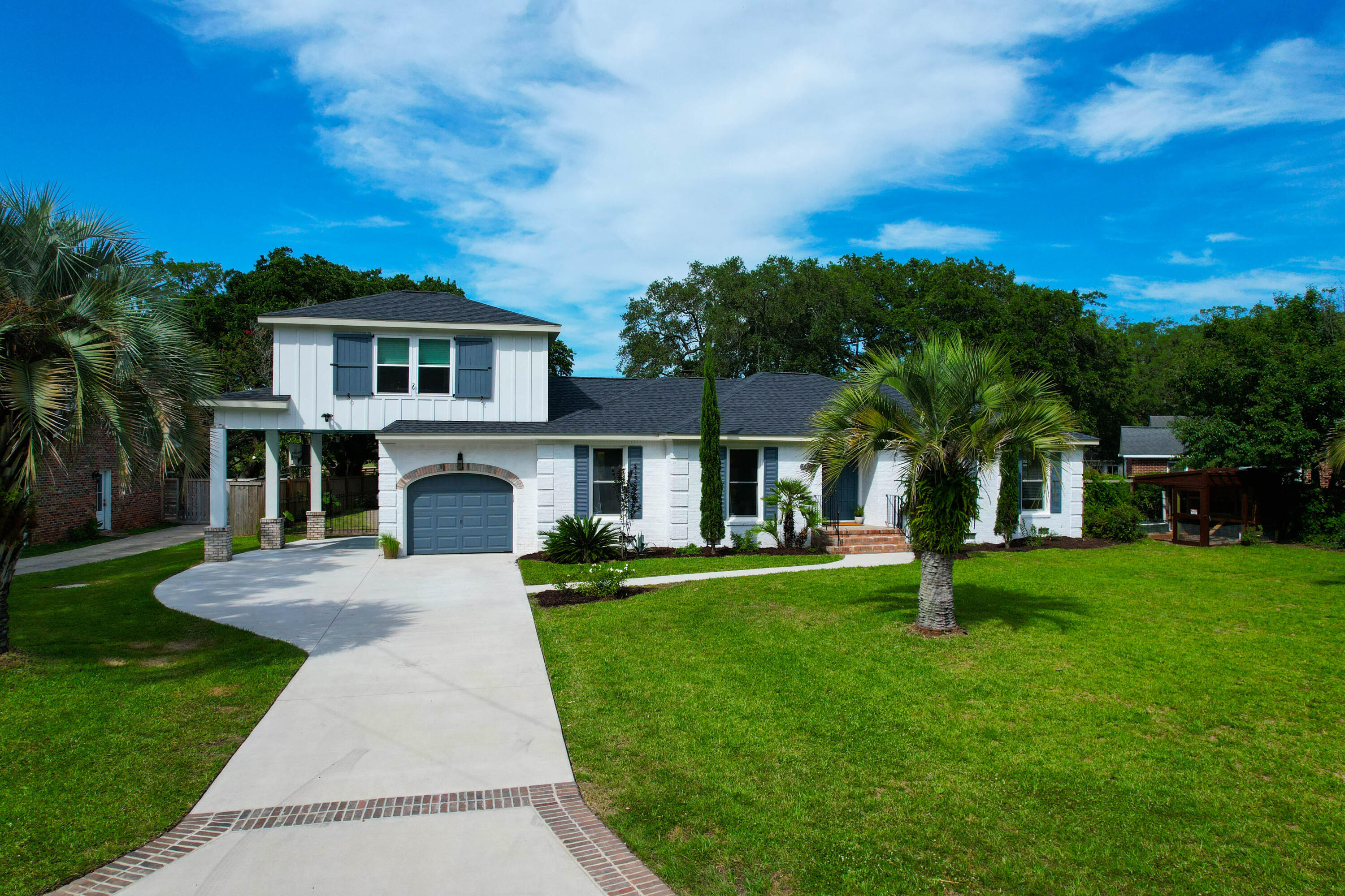 1468 N Relyea Avenue