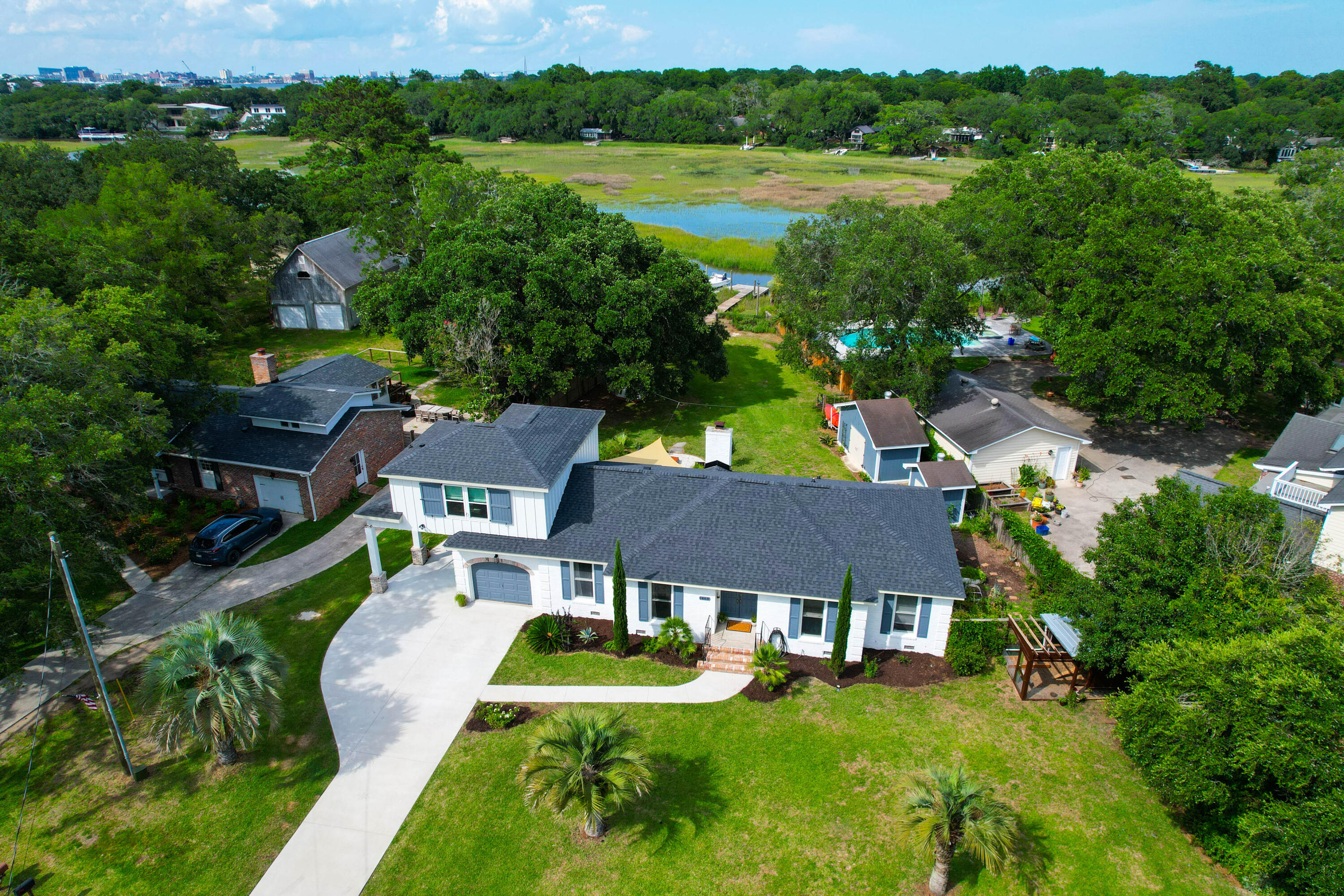 1468 N Relyea Avenue