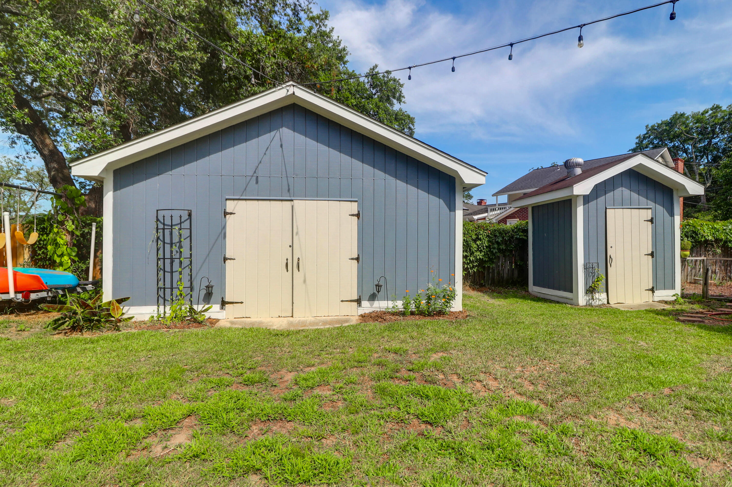 1468 N Relyea Avenue