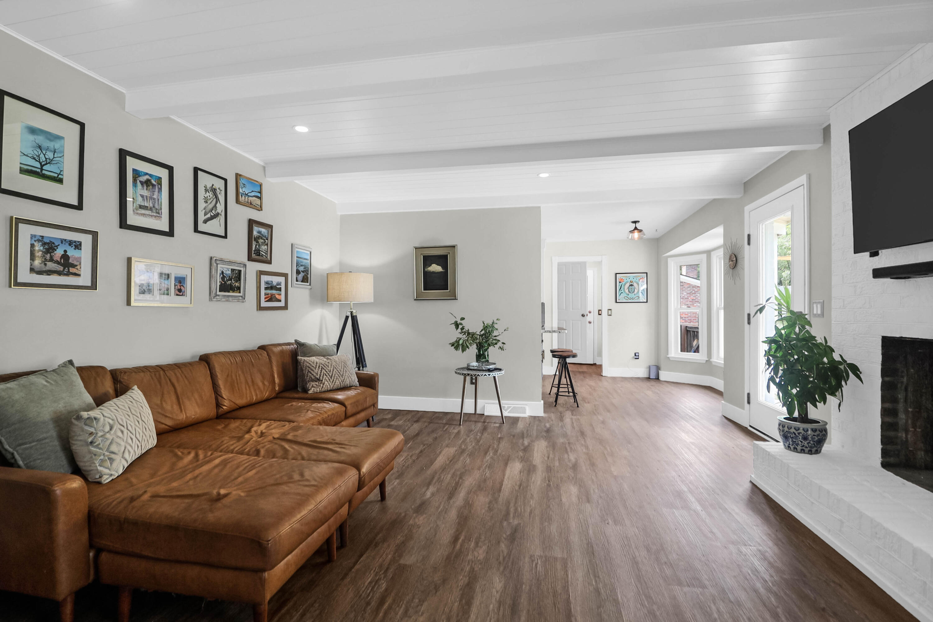 1468 N Relyea Avenue