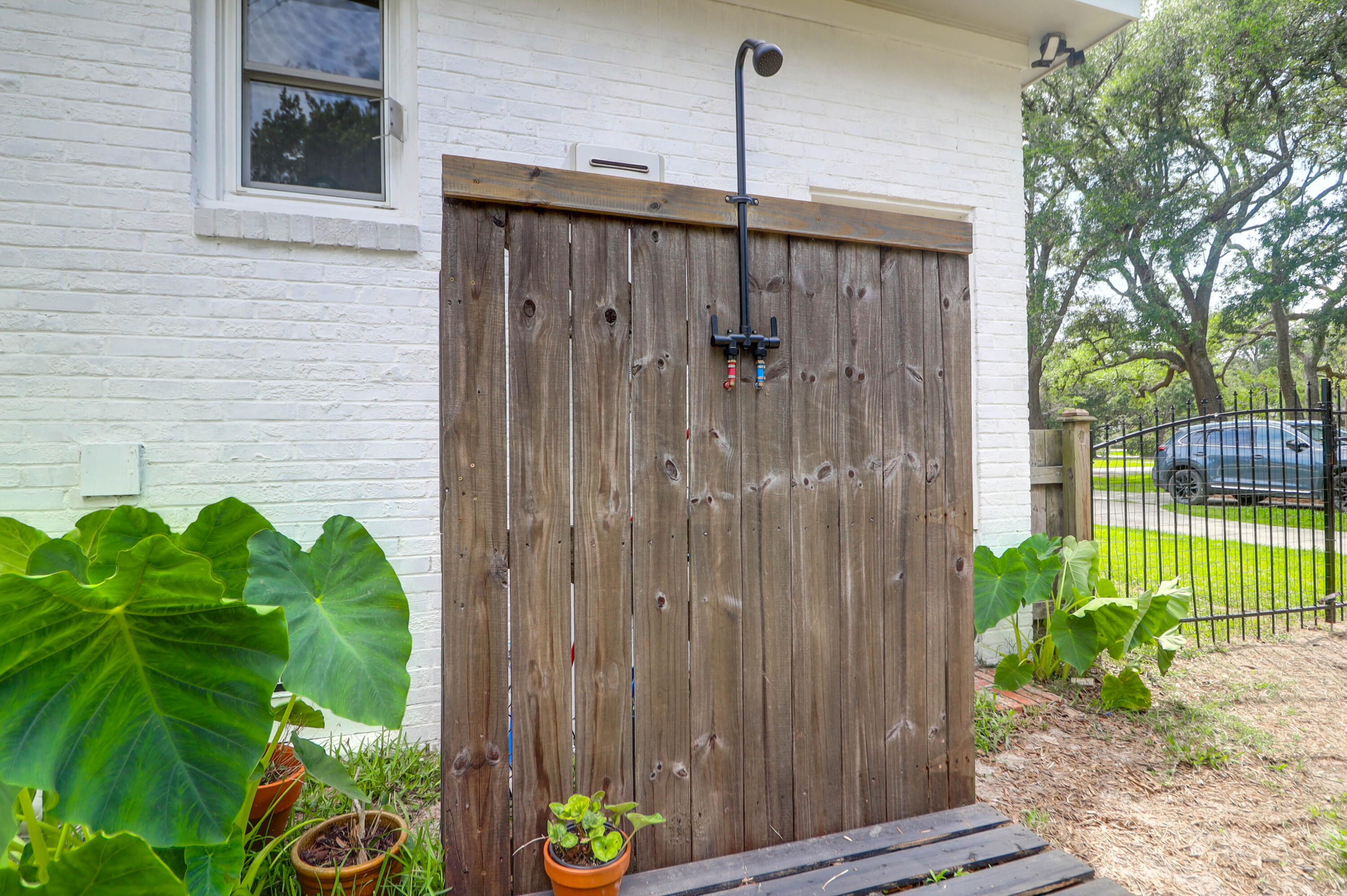 1468 N Relyea Avenue