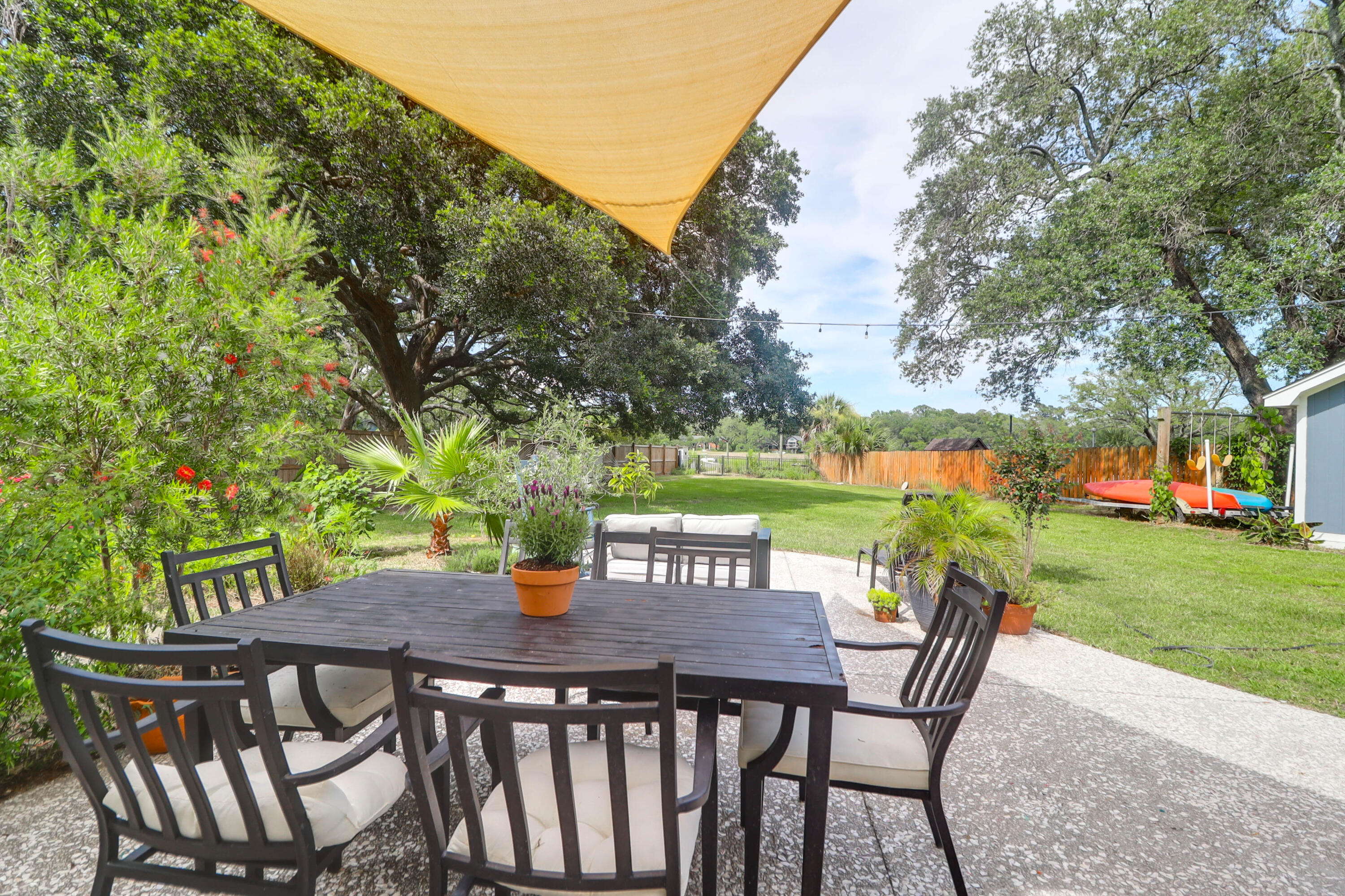 1468 N Relyea Avenue