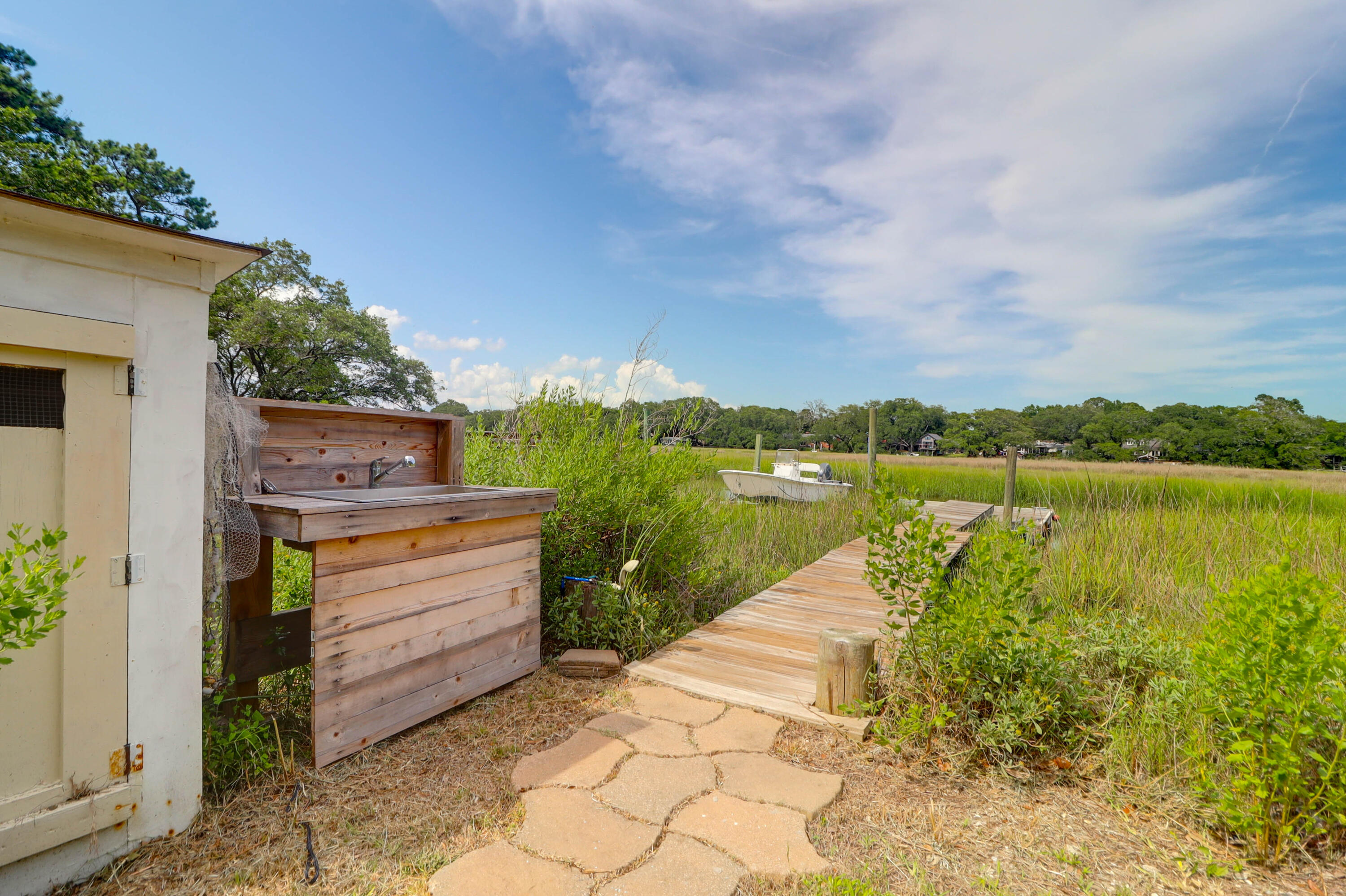 1468 N Relyea Avenue