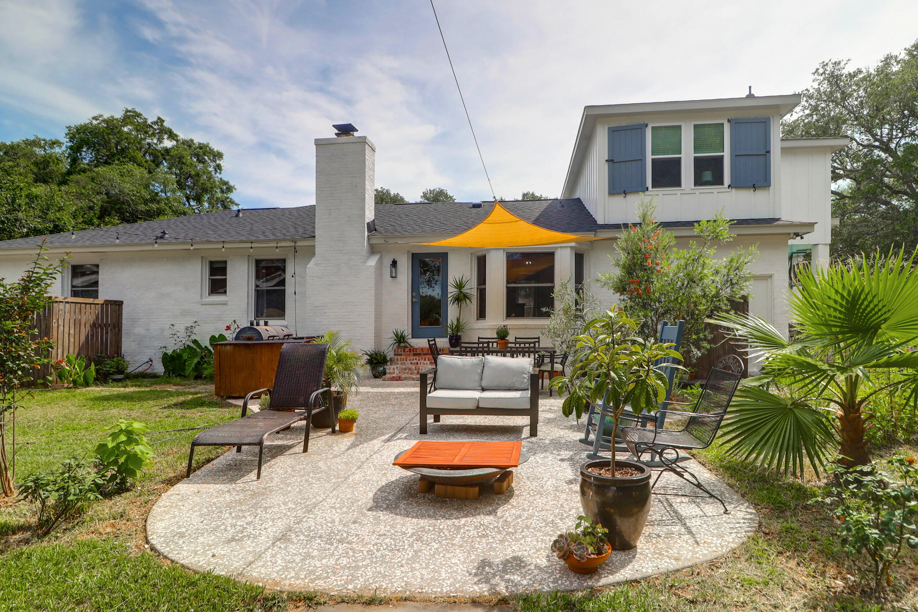 1468 N Relyea Avenue