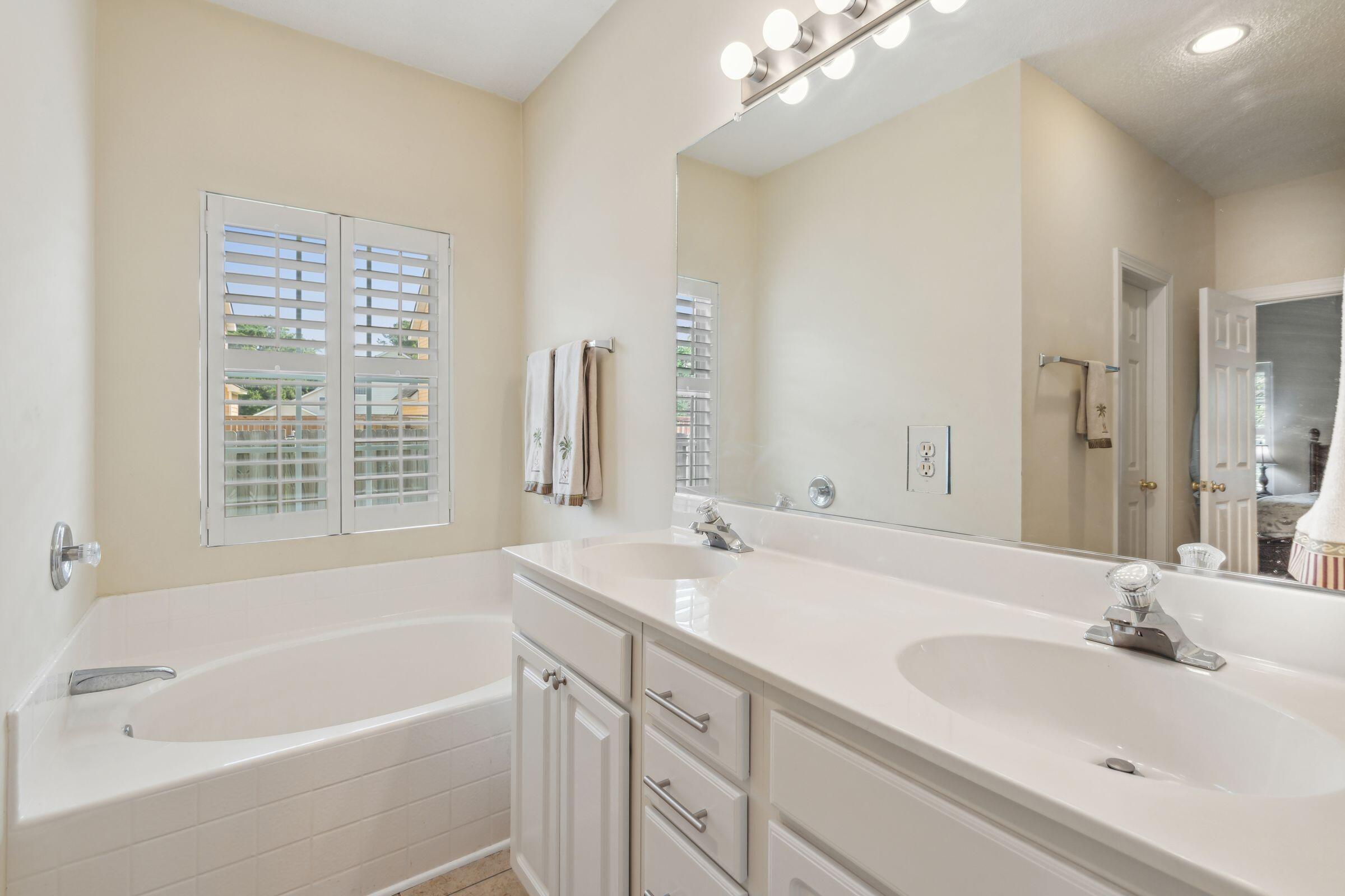 518 Cecilia Cove Drive