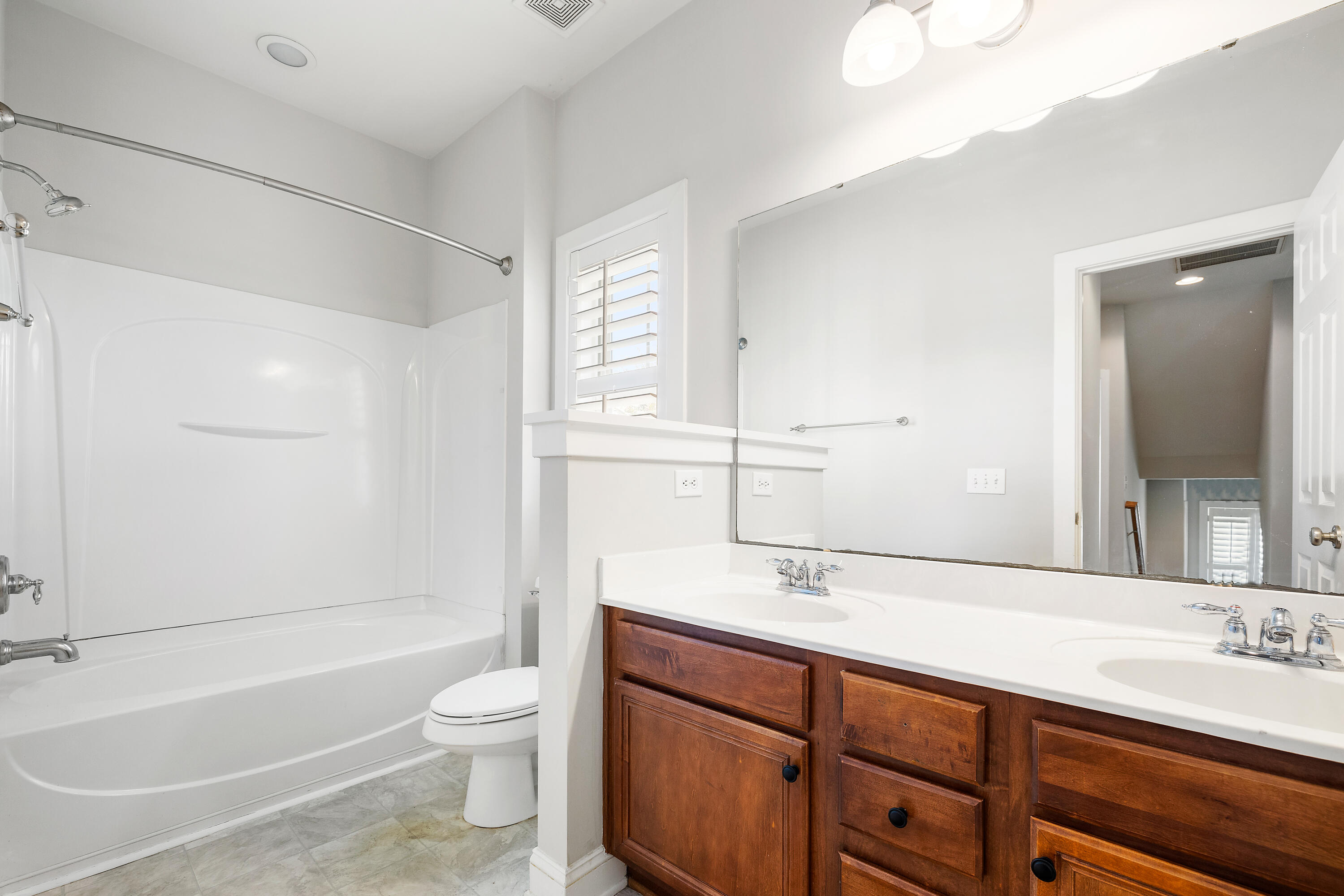 123 Gaslight Boulevard