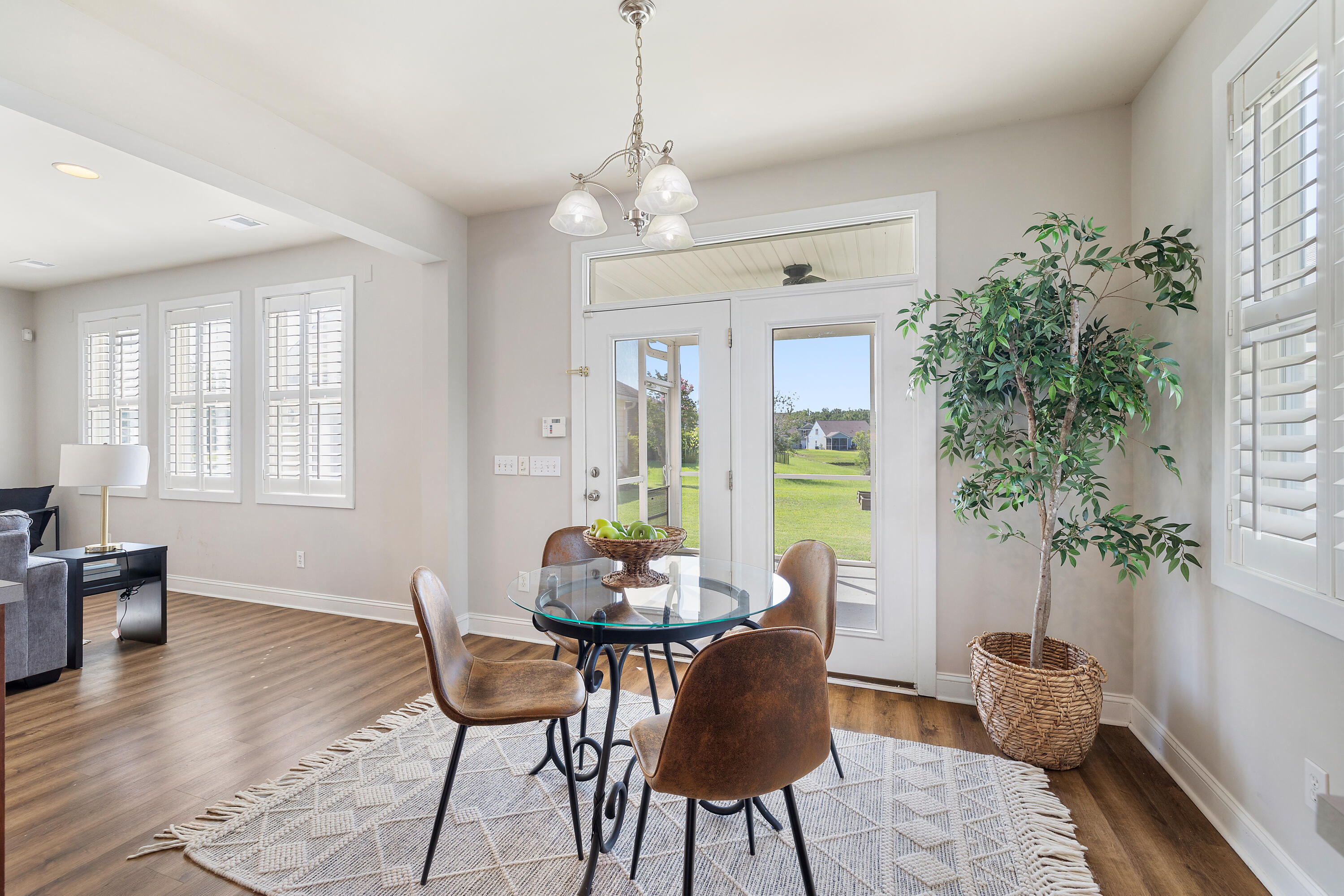 123 Gaslight Boulevard