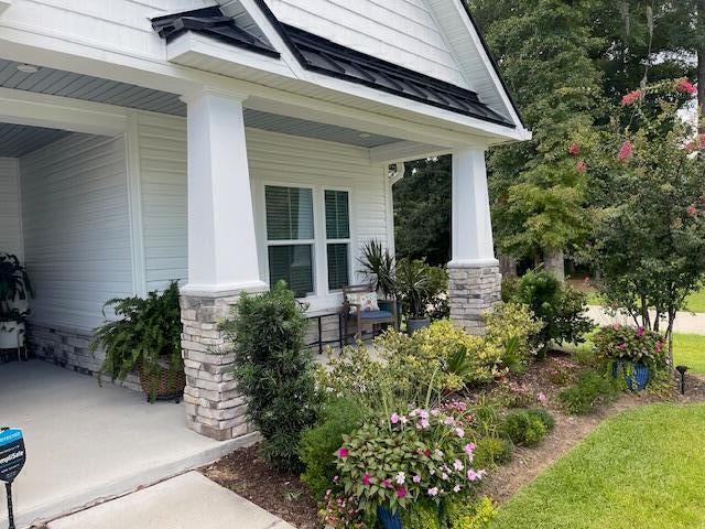 111 Country Oaks Lane