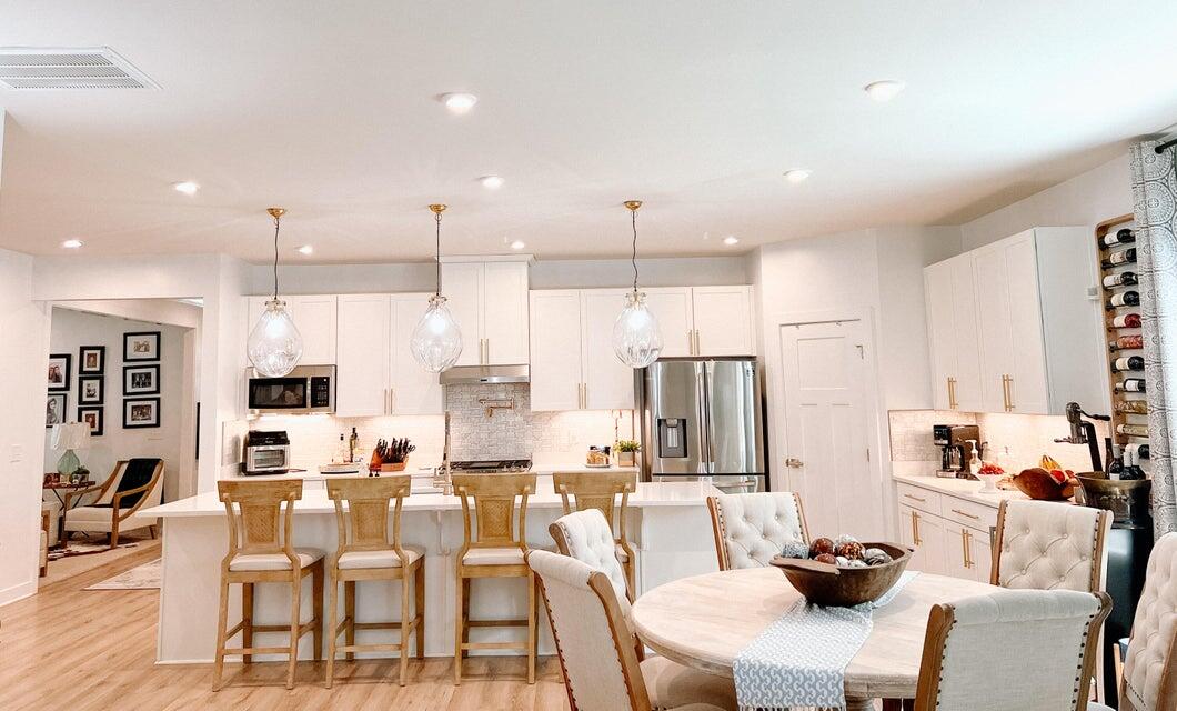 111 Country Oaks Lane