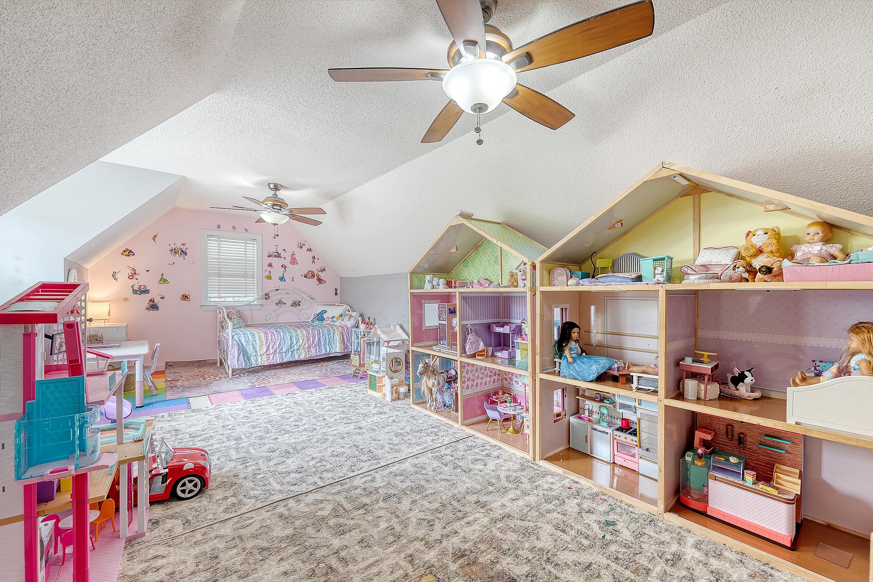 30 Muirfield Village Court